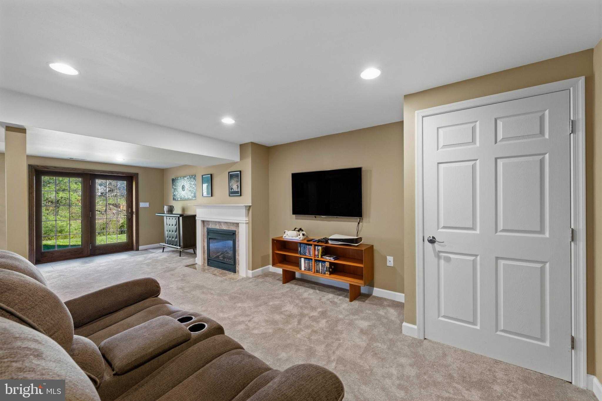 25 Cypress Point CT photo 26