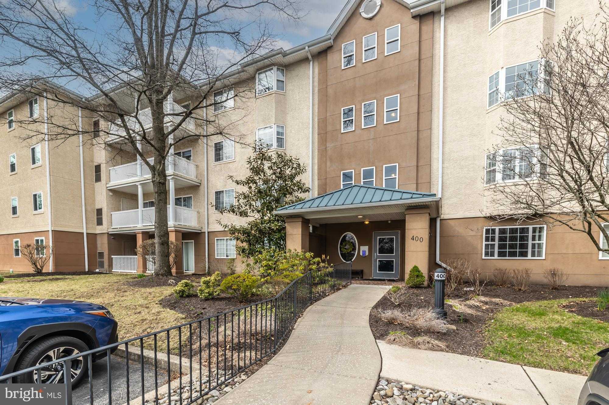 416 Paoli Pointe Dr photo 2