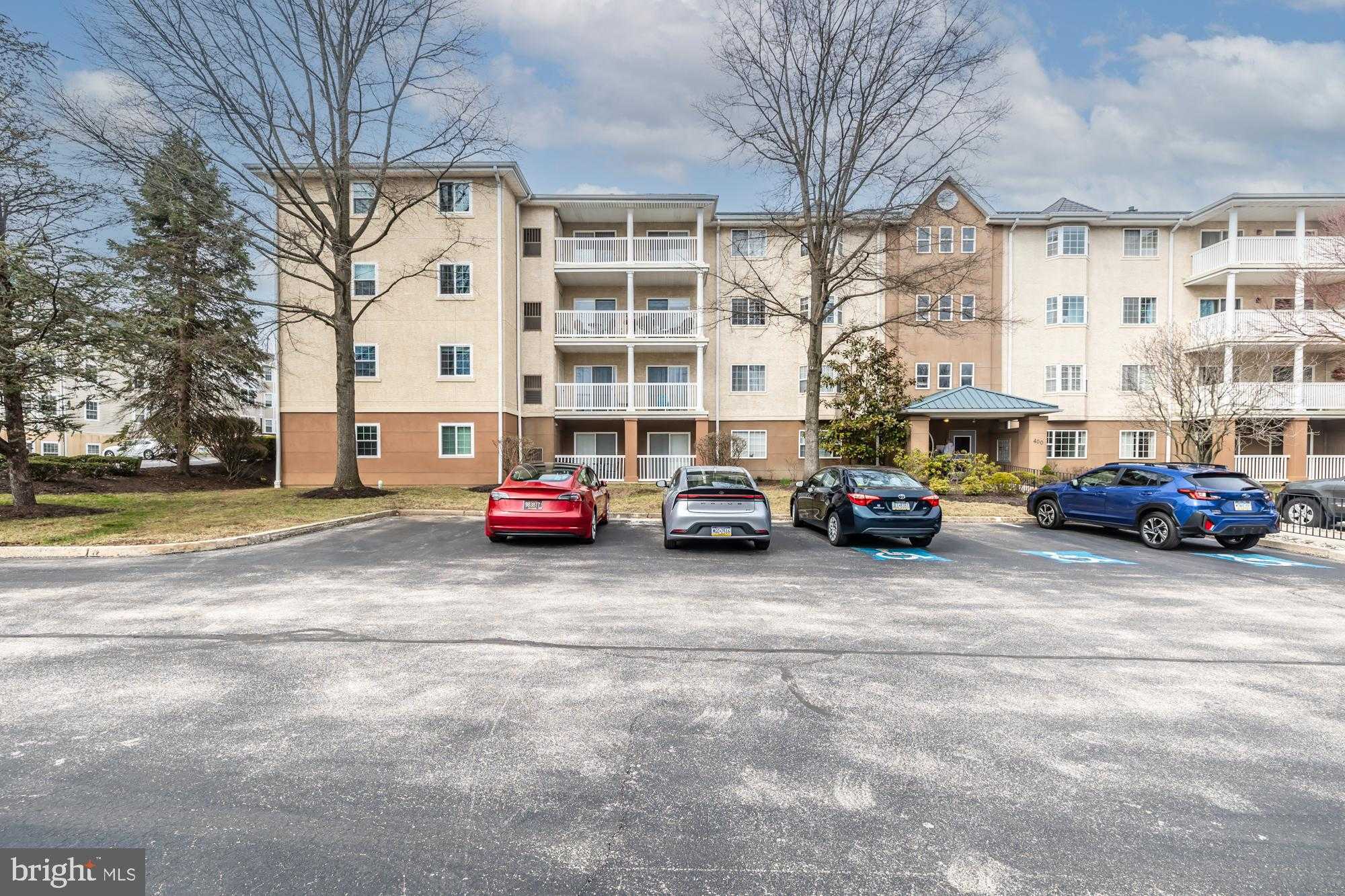 416 Paoli Pointe Dr photo 32