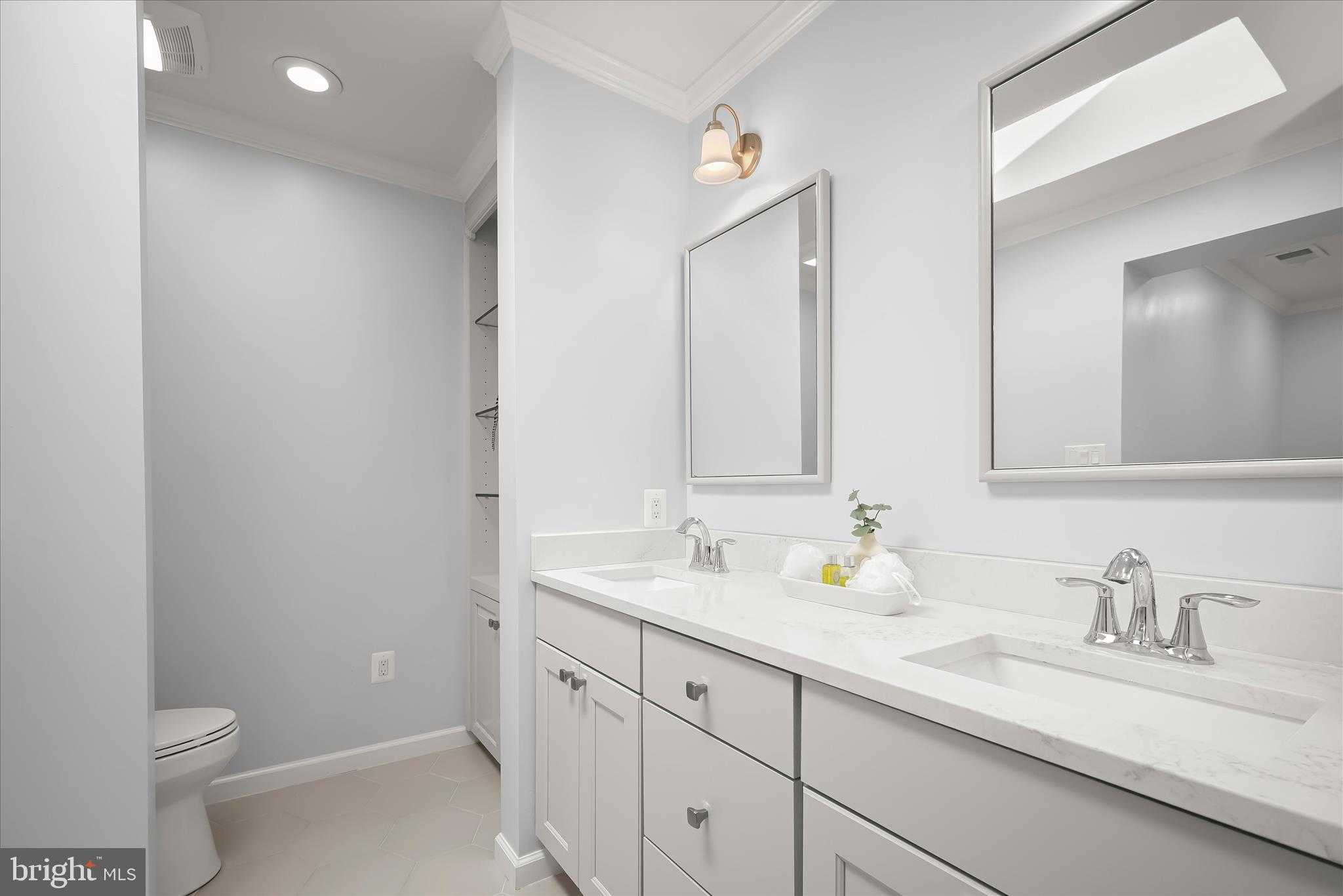 7001 Hopewood St photo 20