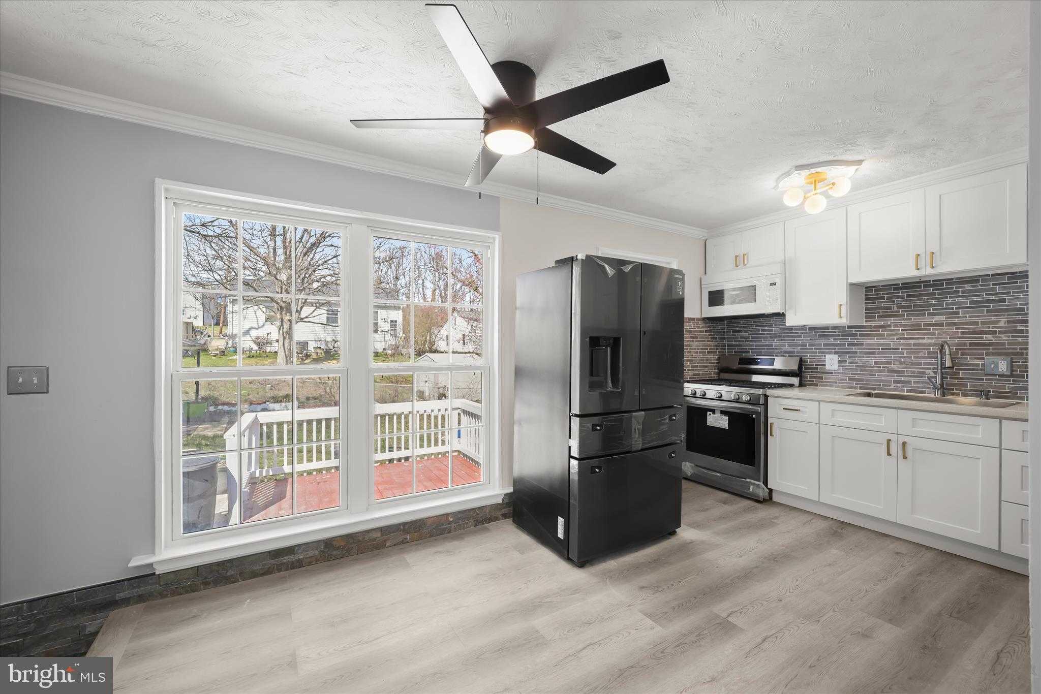 6704 Eldridge St photo 10