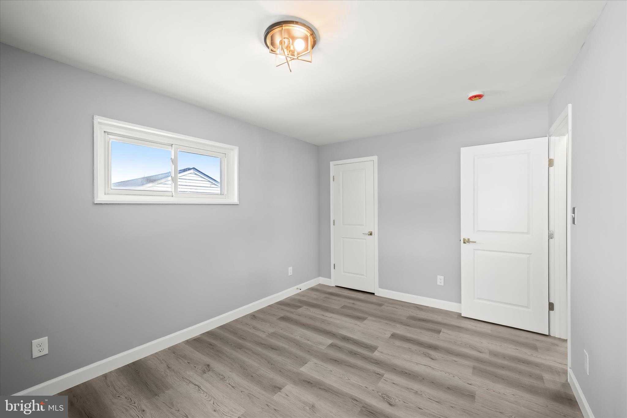 6704 Eldridge St photo 15