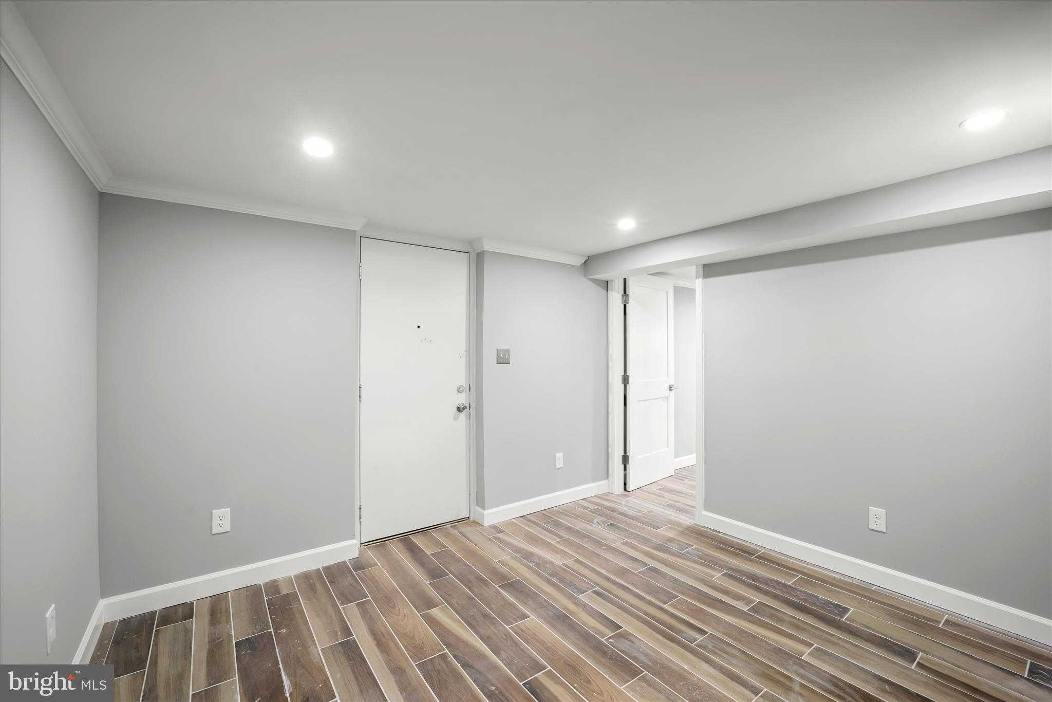 6704 Eldridge St photo 32