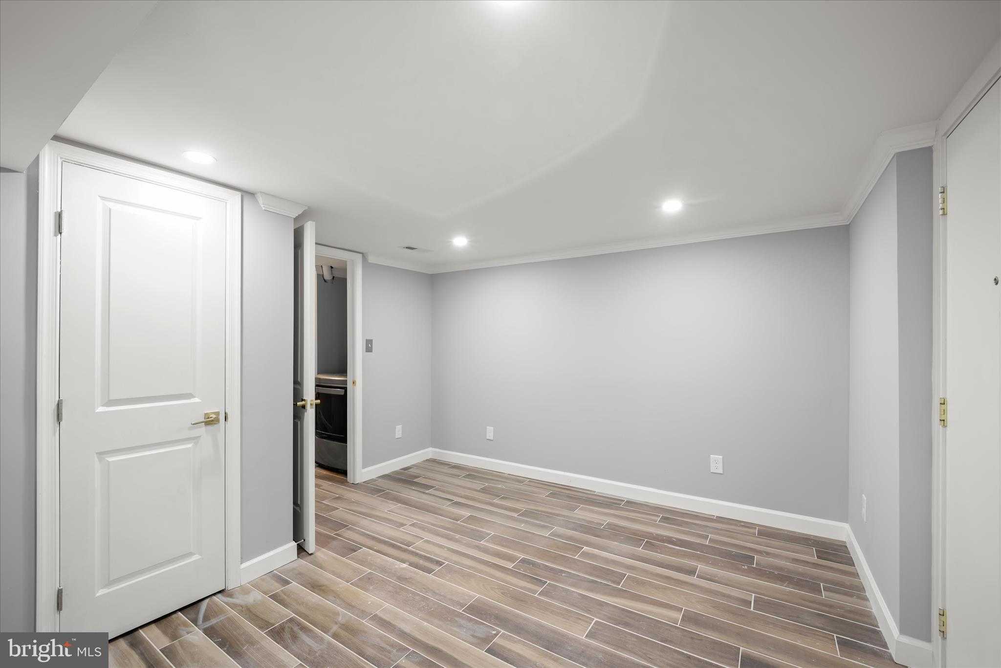 6704 Eldridge St photo 33