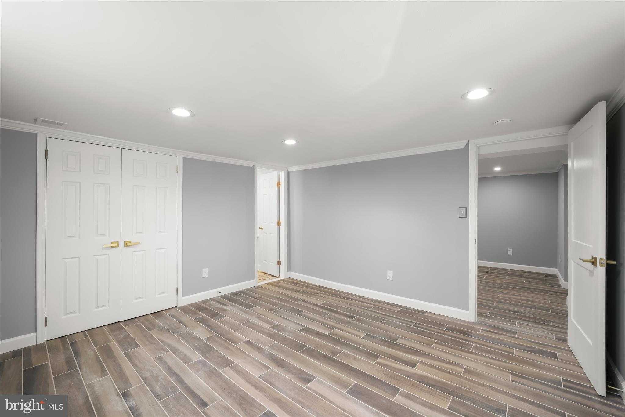 6704 Eldridge St photo 35