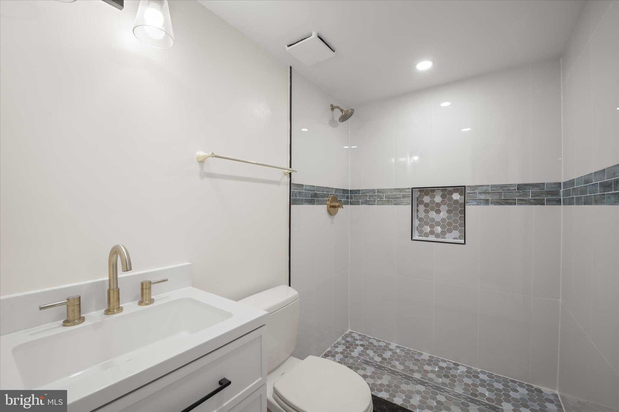 6704 Eldridge St photo 38