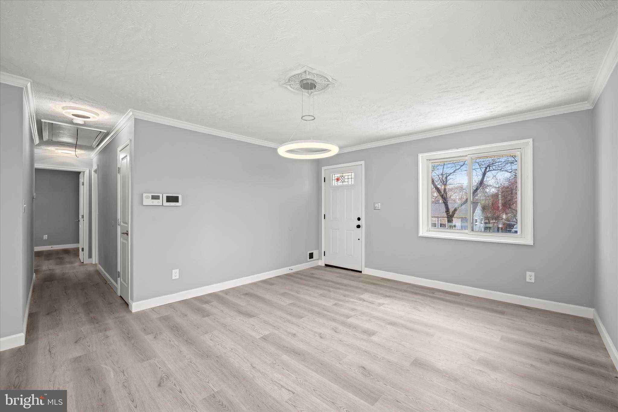 6704 Eldridge St photo 7