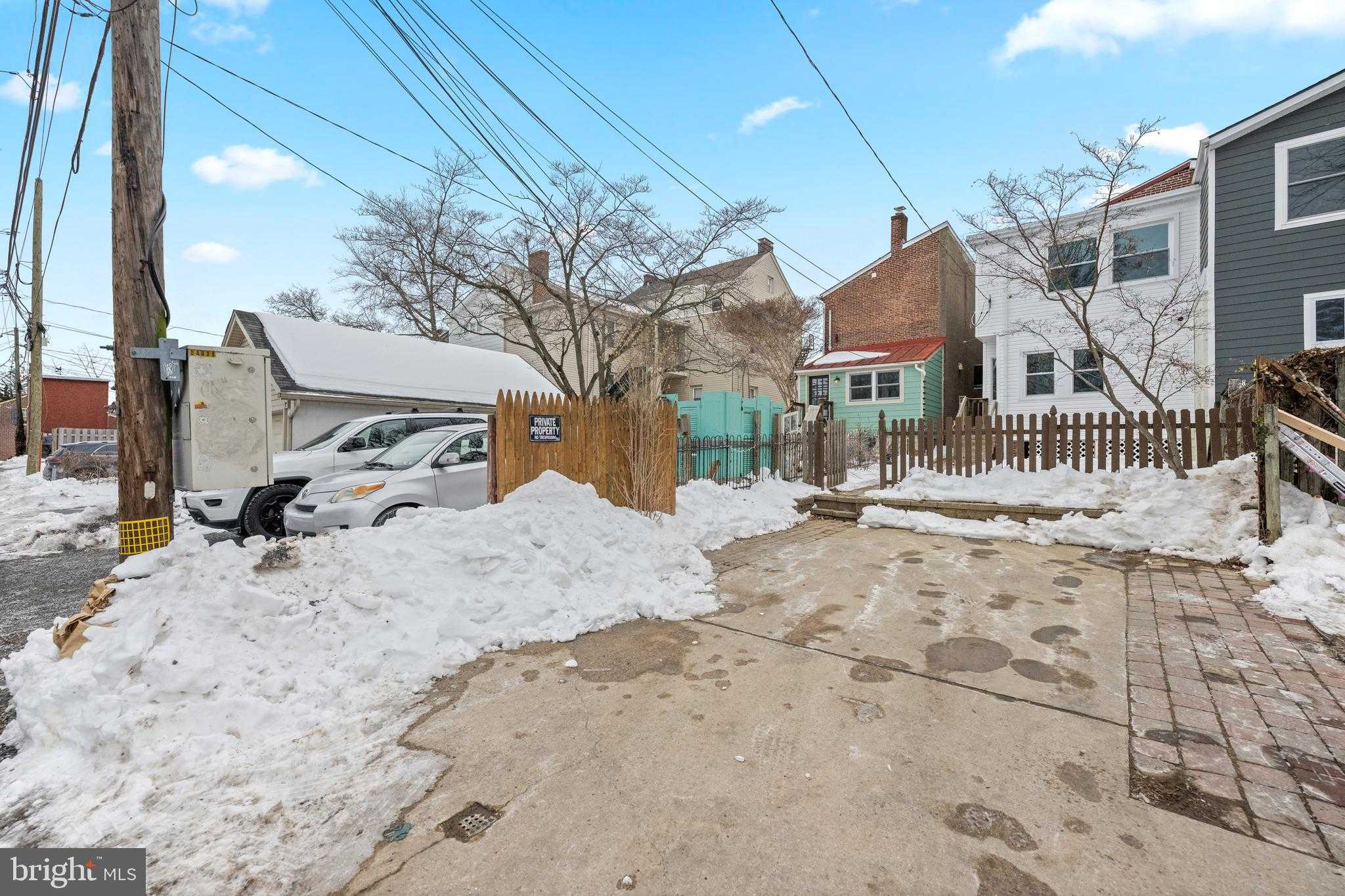 222 W Barnard St photo 36