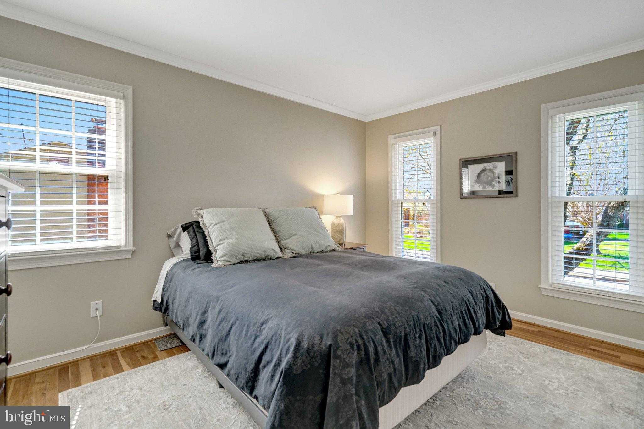 5700 Broadmoor St photo 27