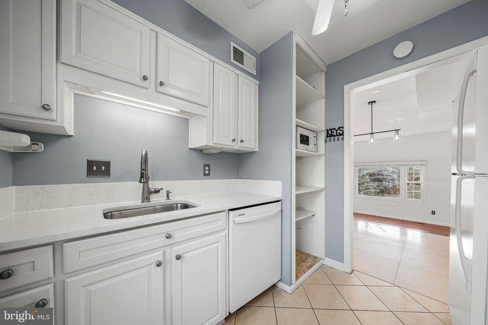 5845 Rexford Dr photo 10