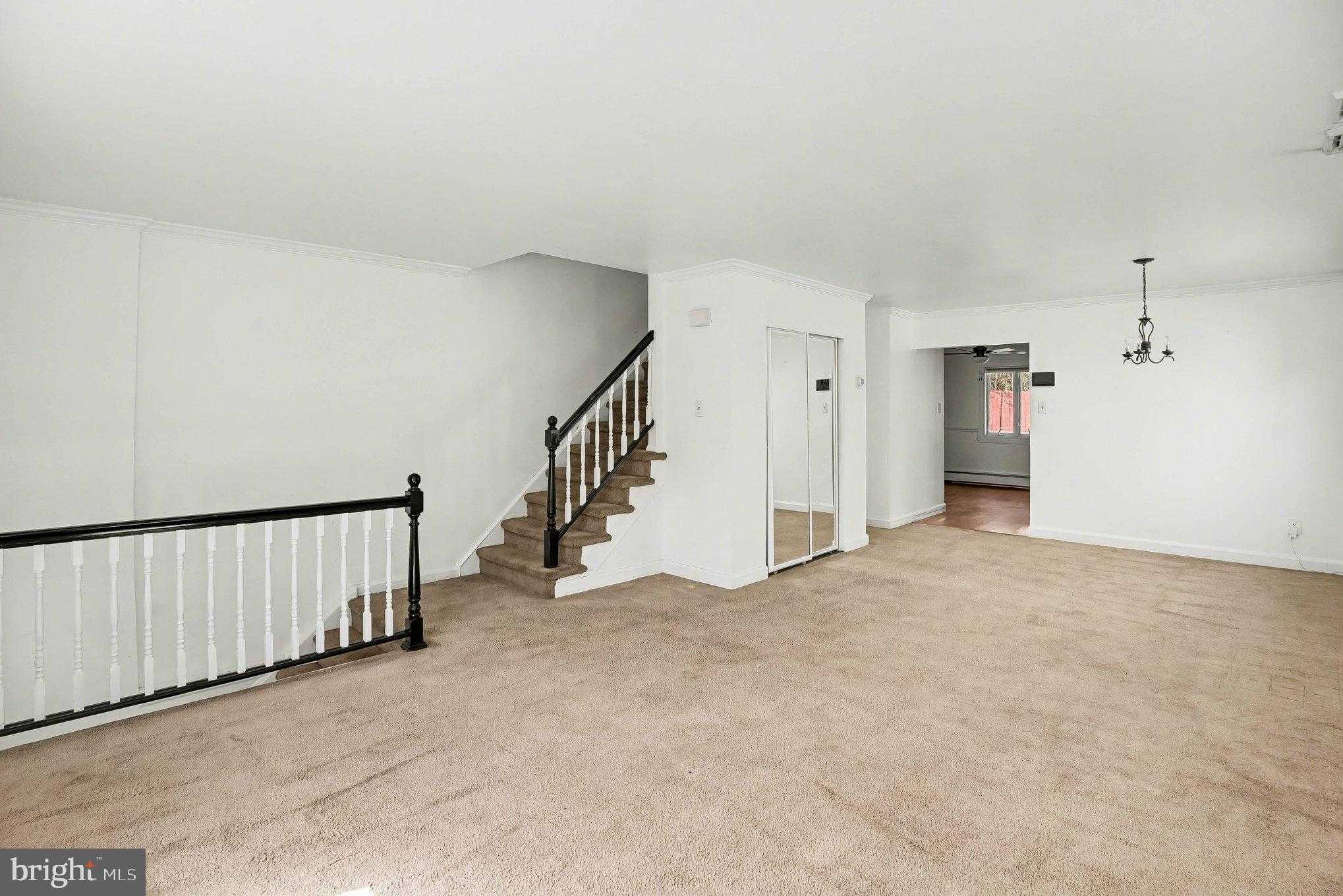 373 Hillside Rd photo 4