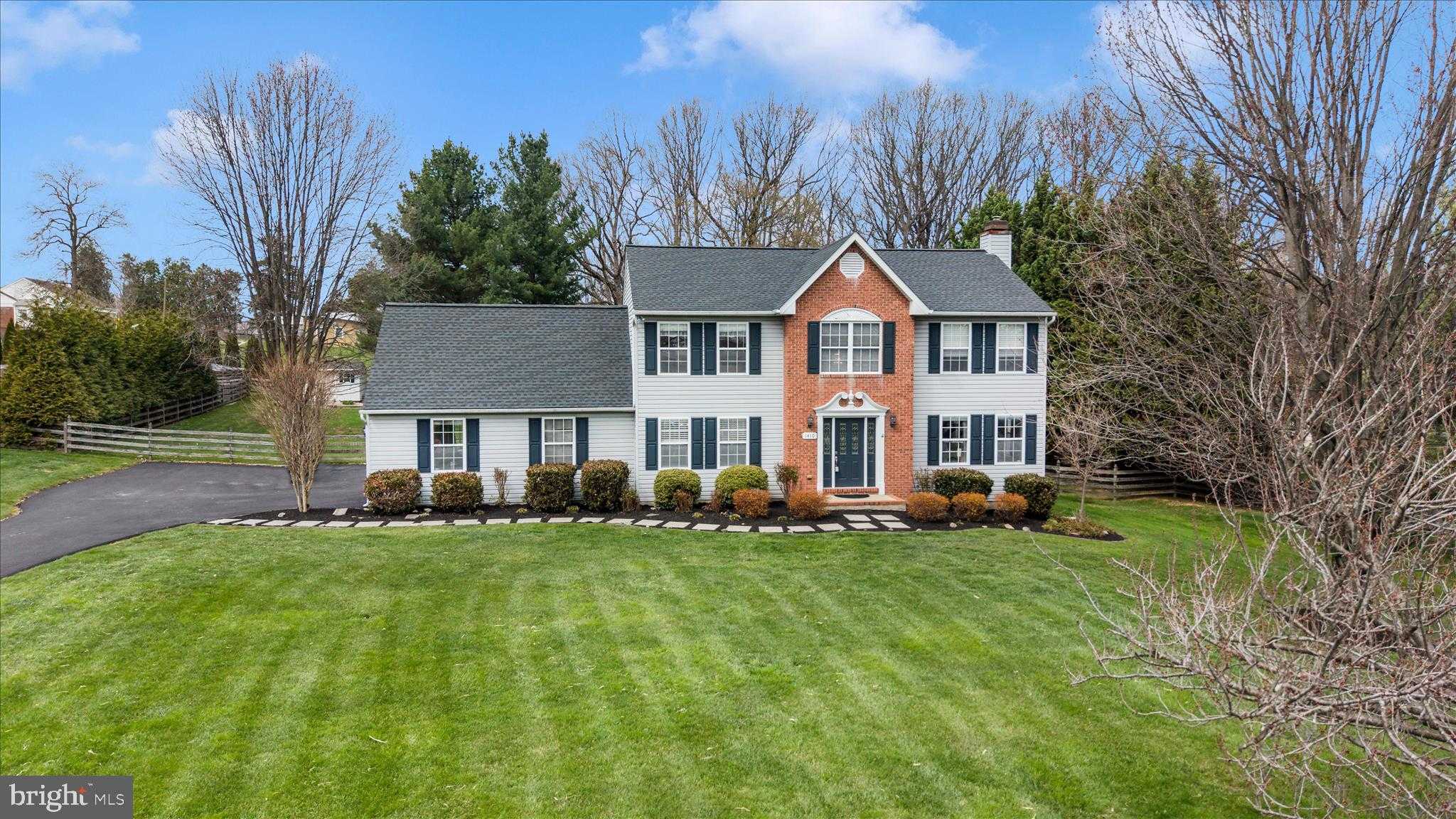 1410 Knox CT photo 2