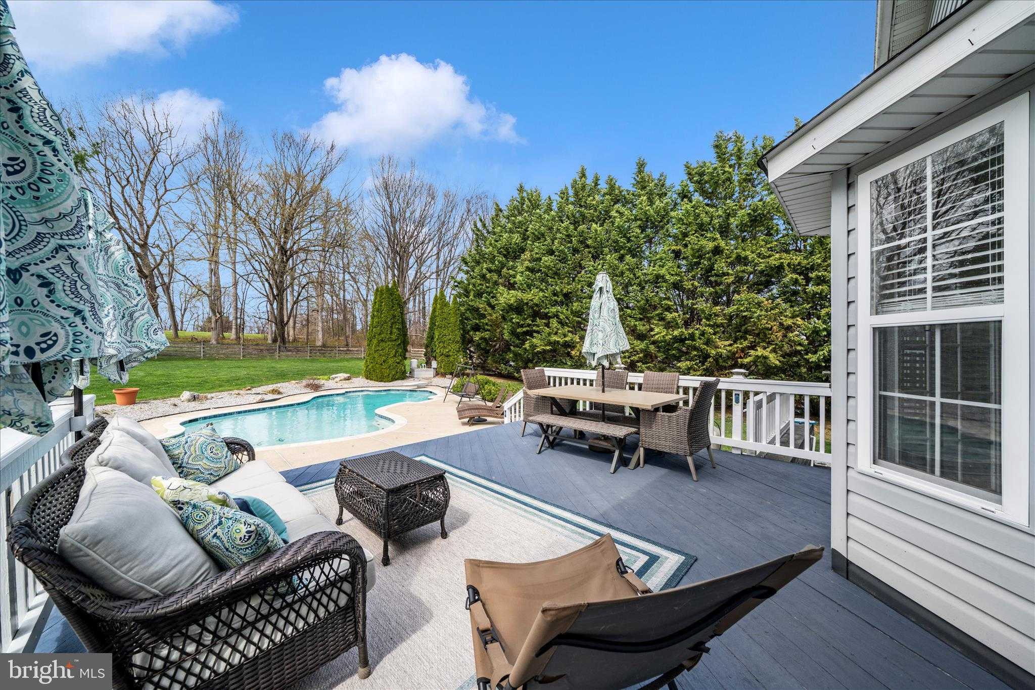 1410 Knox CT photo 46