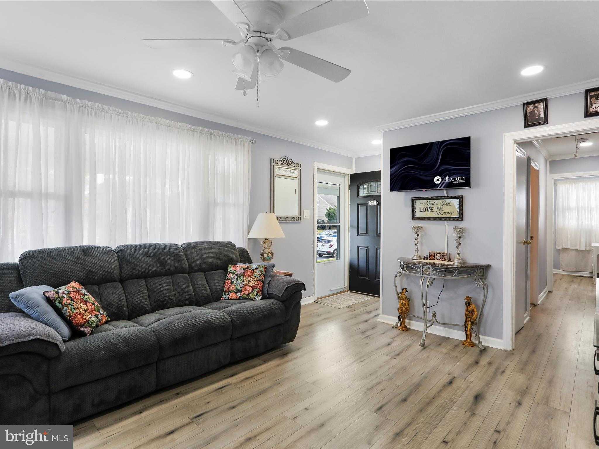 1229 Wayne Ave photo 7