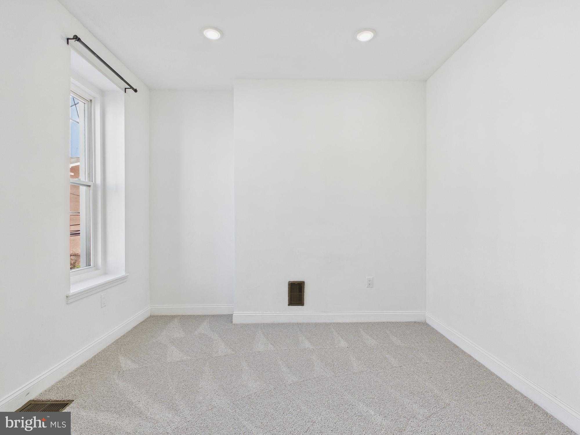 654 N 36th St photo 19