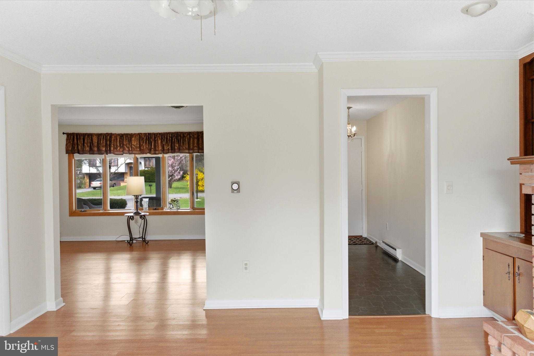 757 Montmorency Dr photo 10