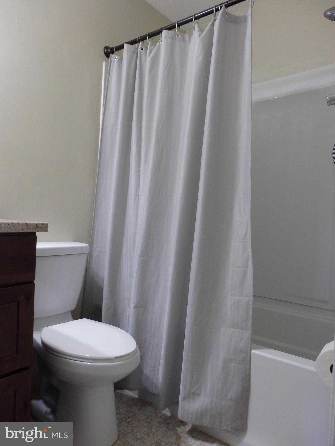 201 Lancaster CT photo 22