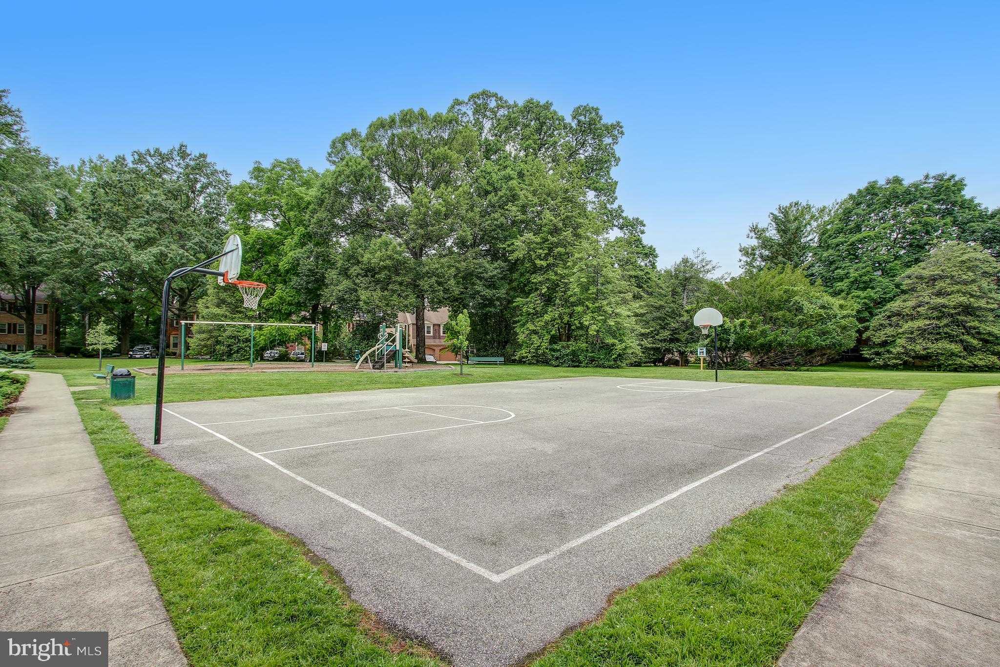 11419 Commonwealth Dr Apt 303 photo 36