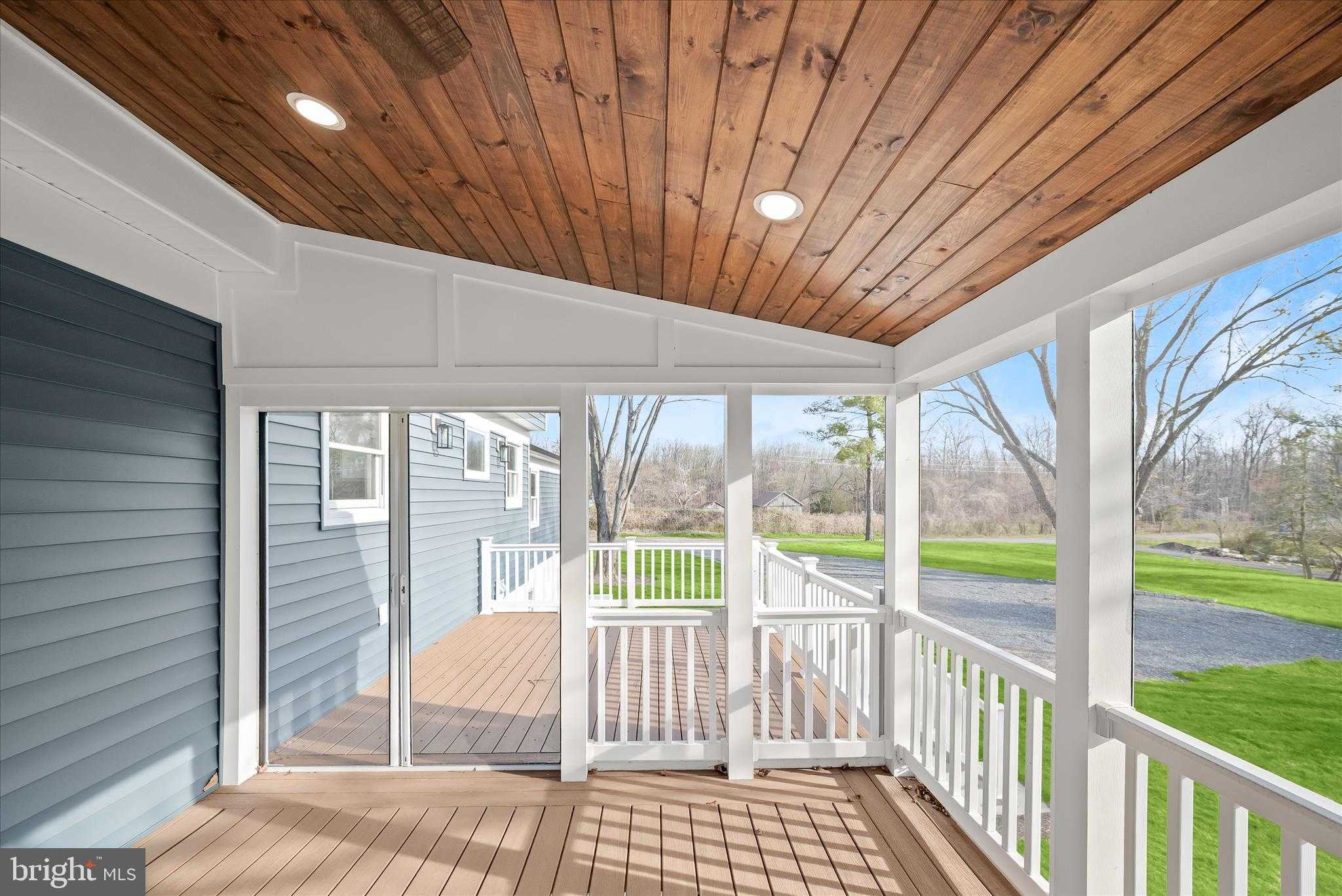 21611 Slidell Rd photo 71