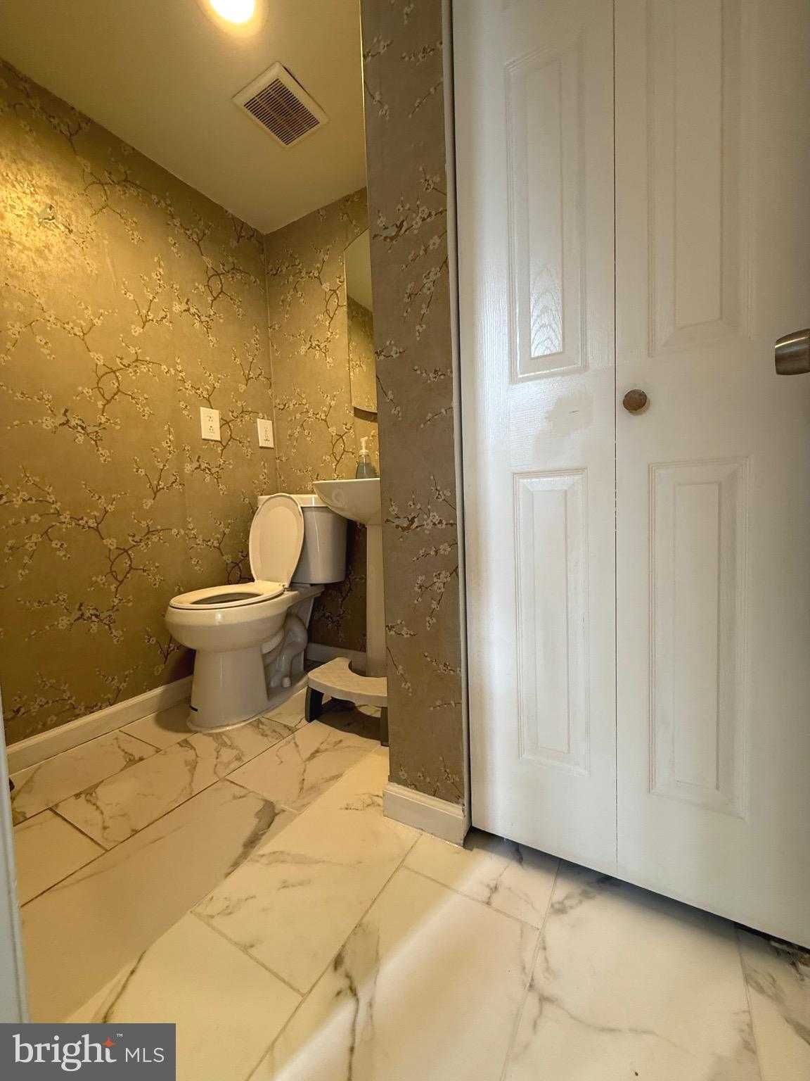 9526 Hagel Cir photo 17