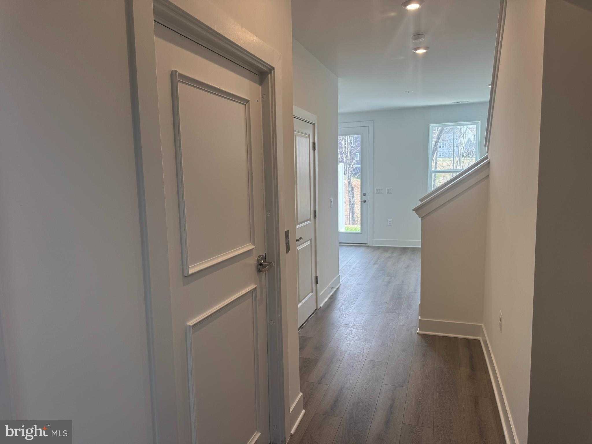 244 Violet Way photo 2