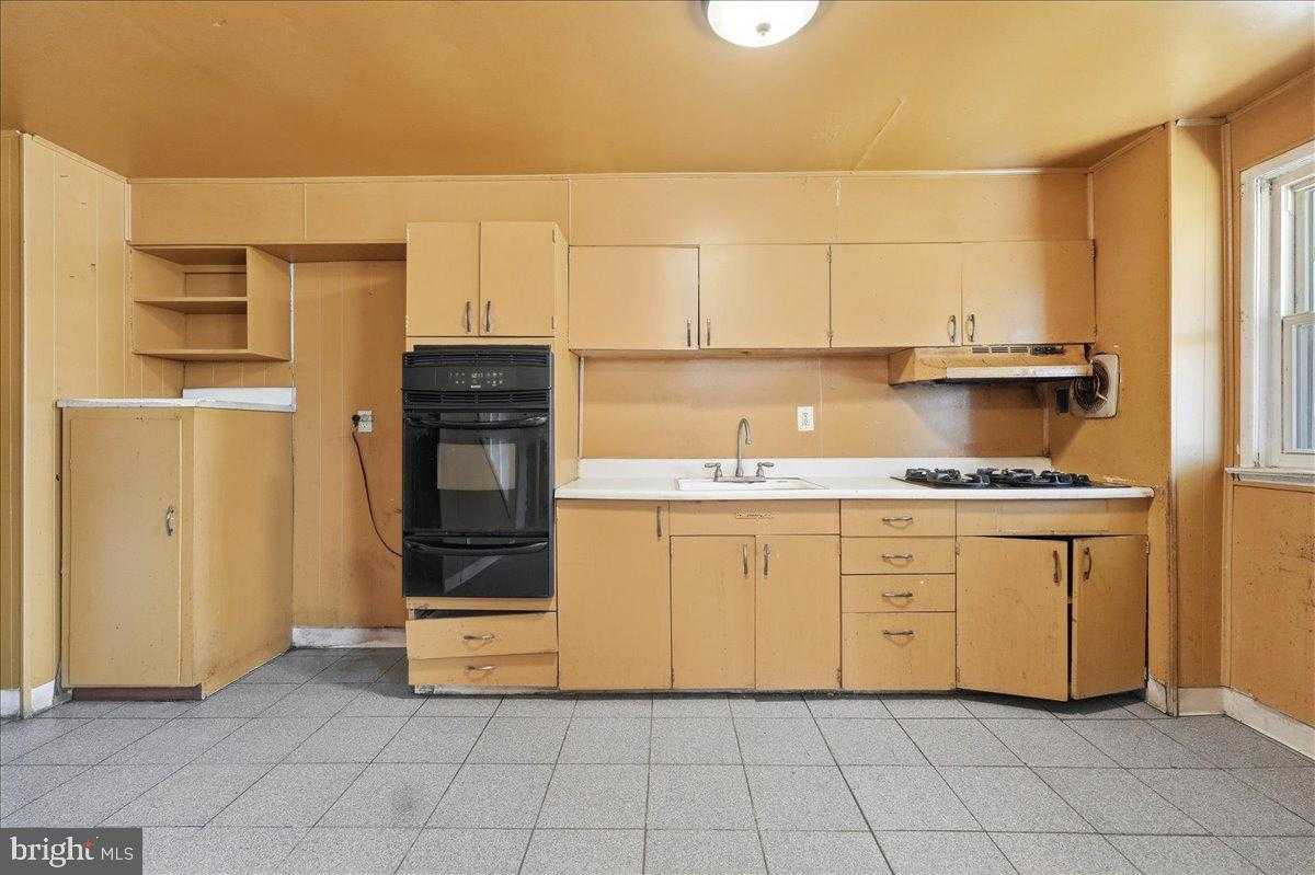 5410 Cedonia Ave photo 8