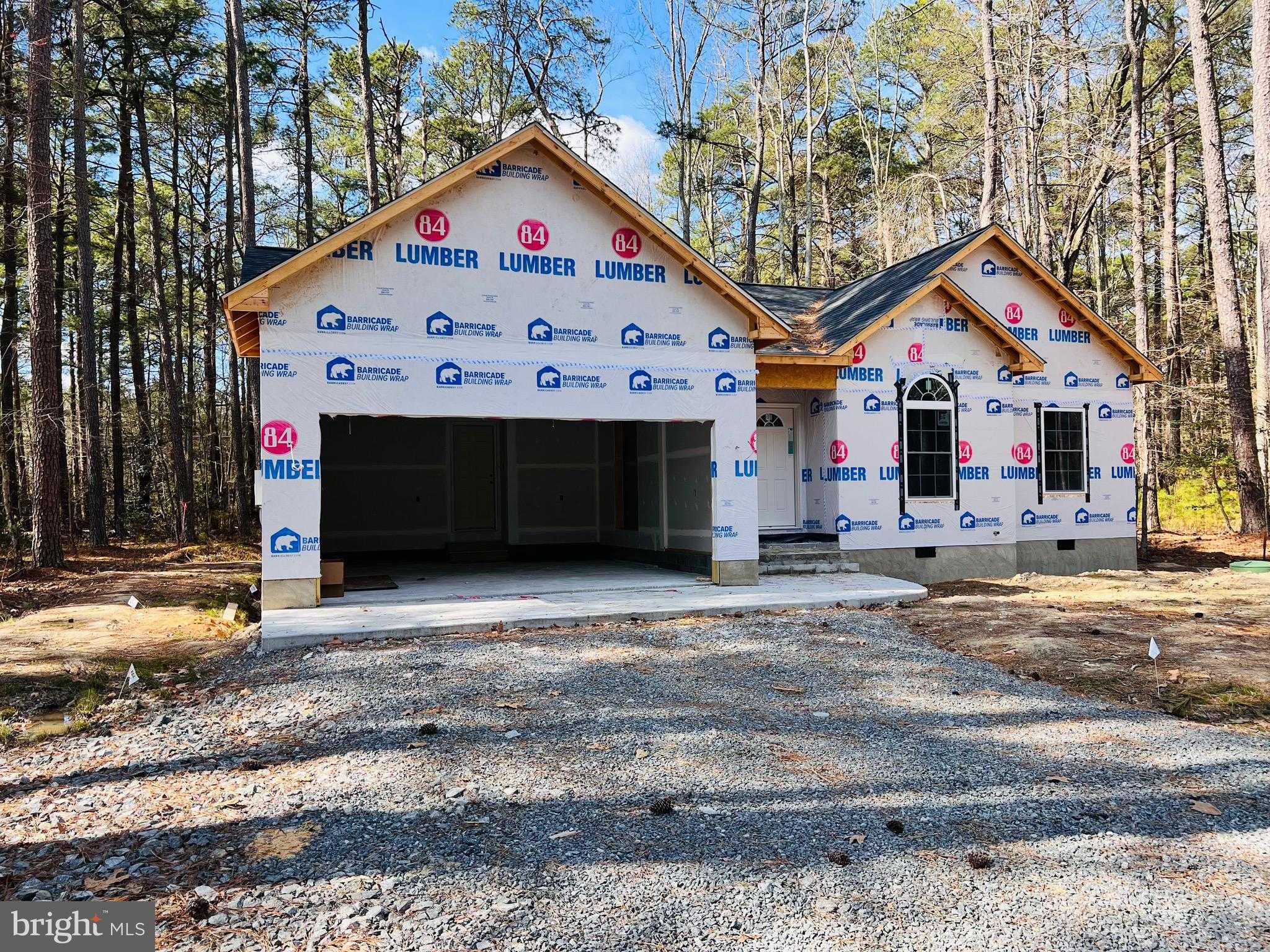 106 Erica Dr photo 2