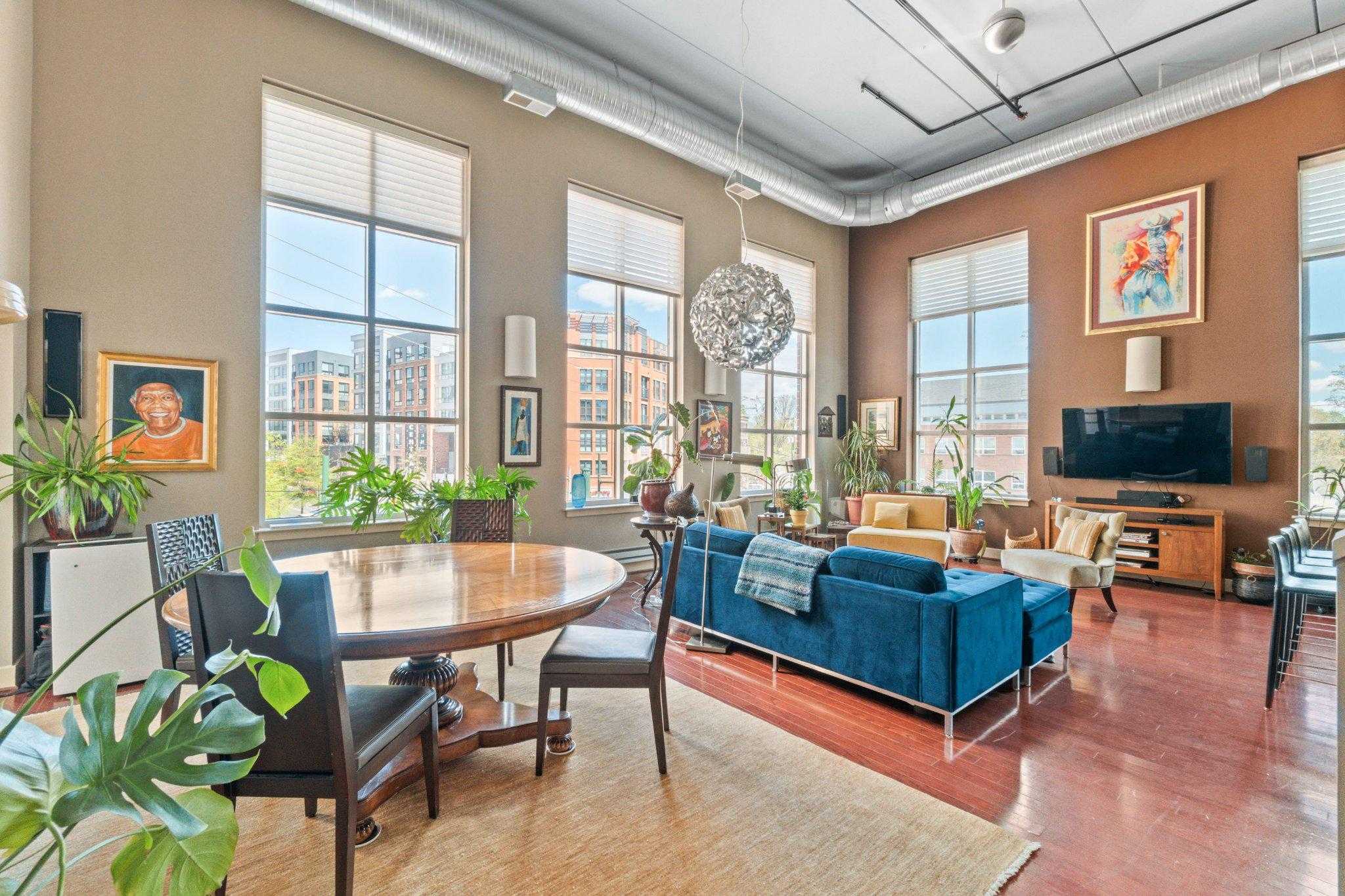 900 Bonifant St Apt C photo 4