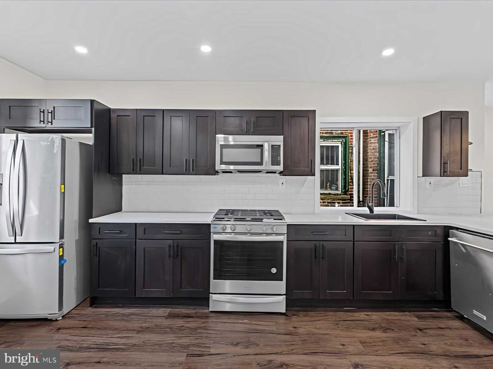 5726 Vine St photo 6