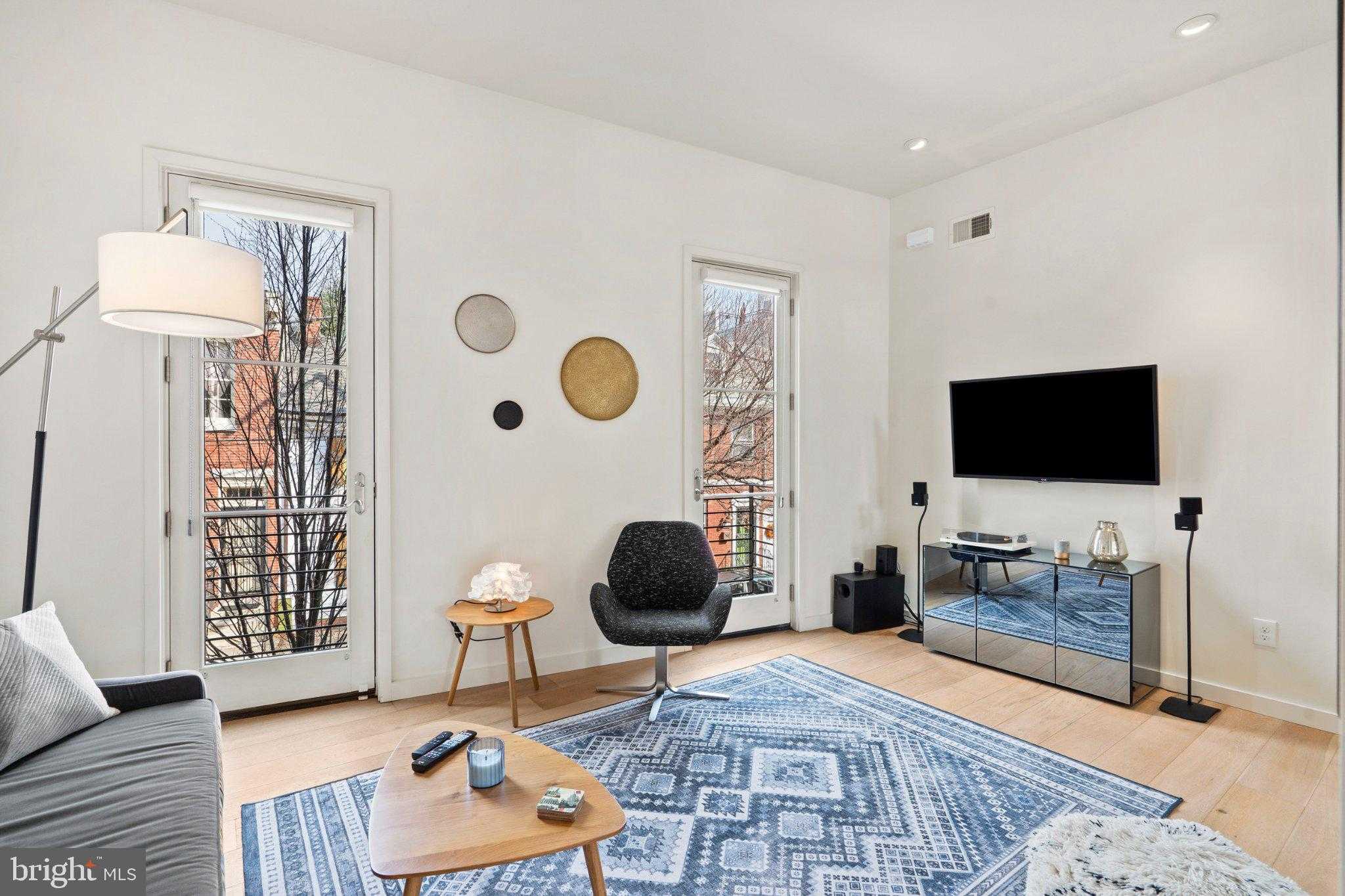 116 League St photo 14