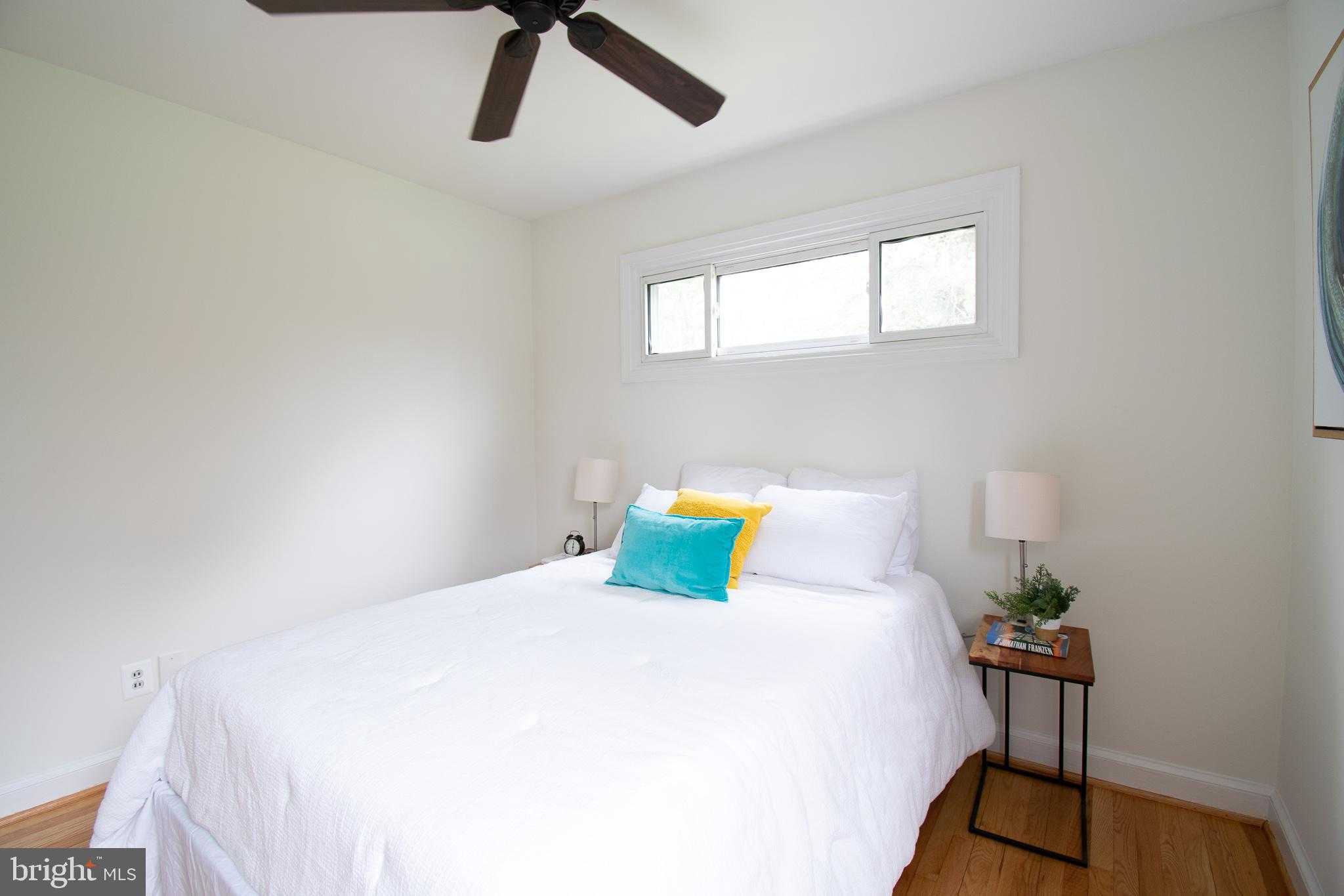 885 Cecil Ave S photo 23