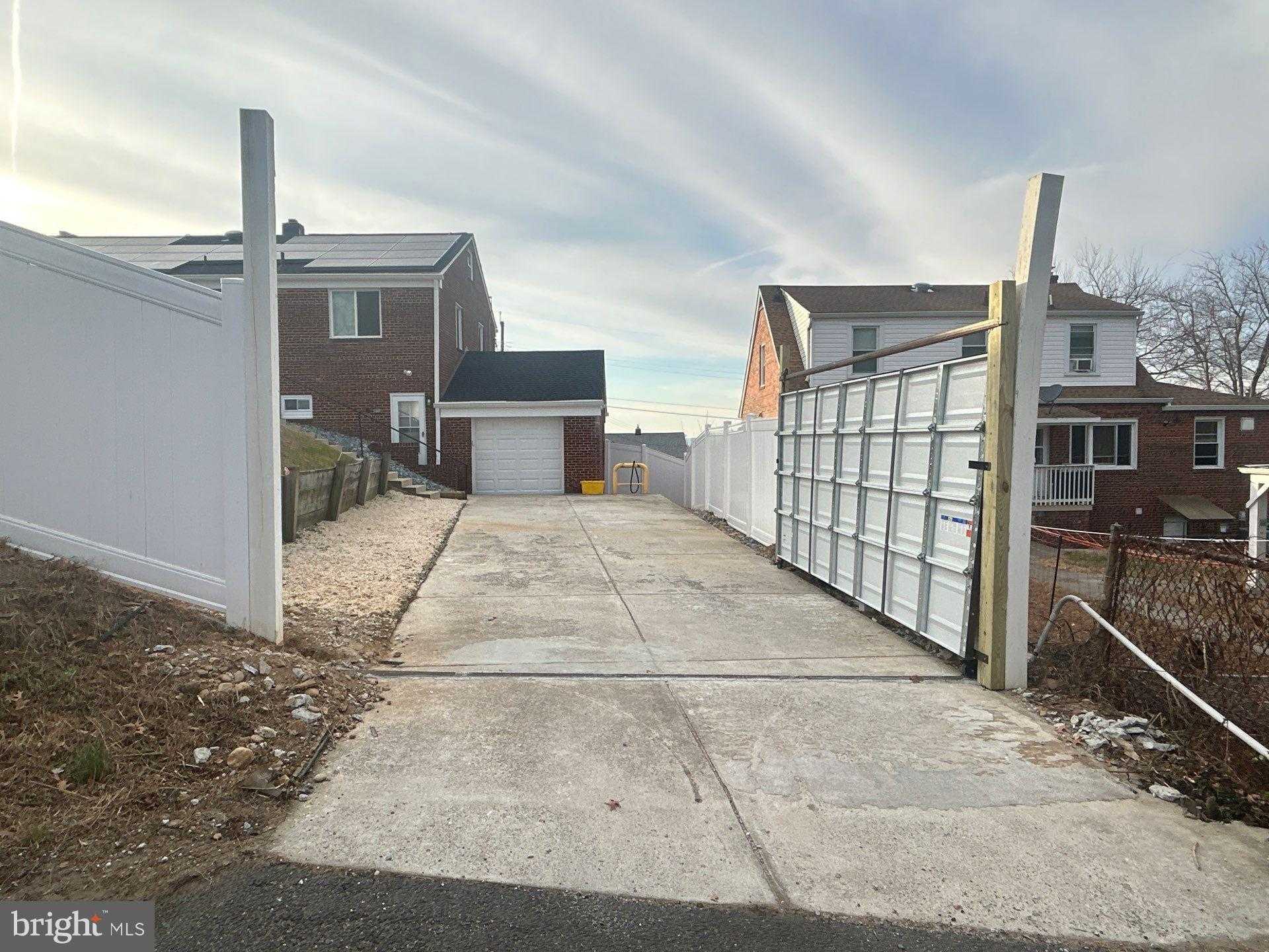 5718 Black Hawk Dr photo 6