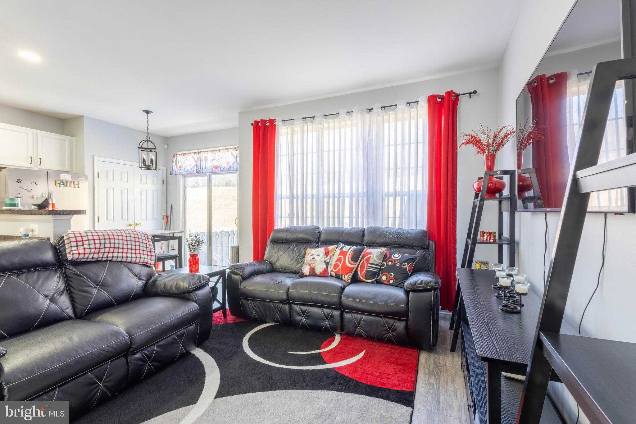 206 Hillside CT photo 16