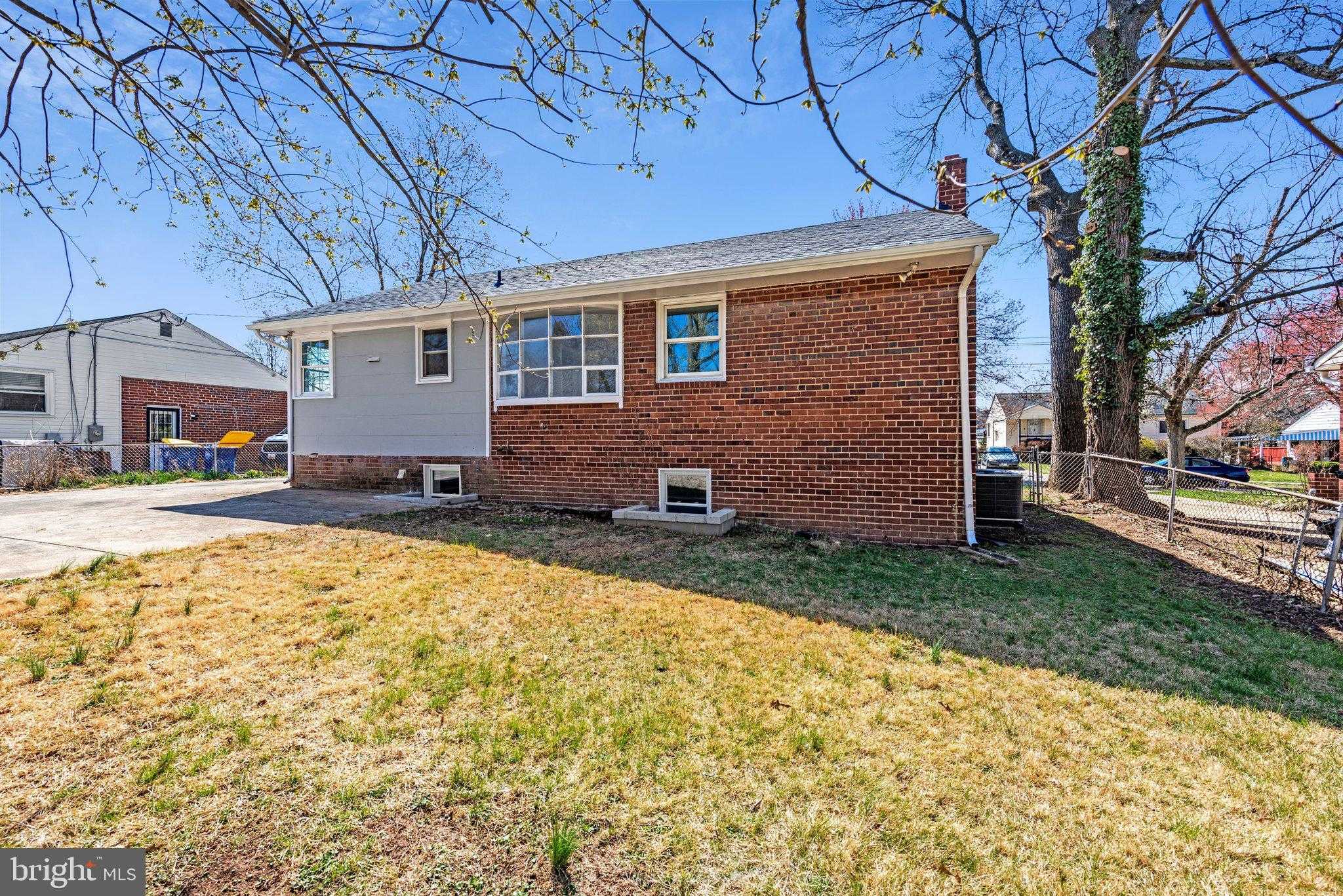 8124 Gavin St photo 26