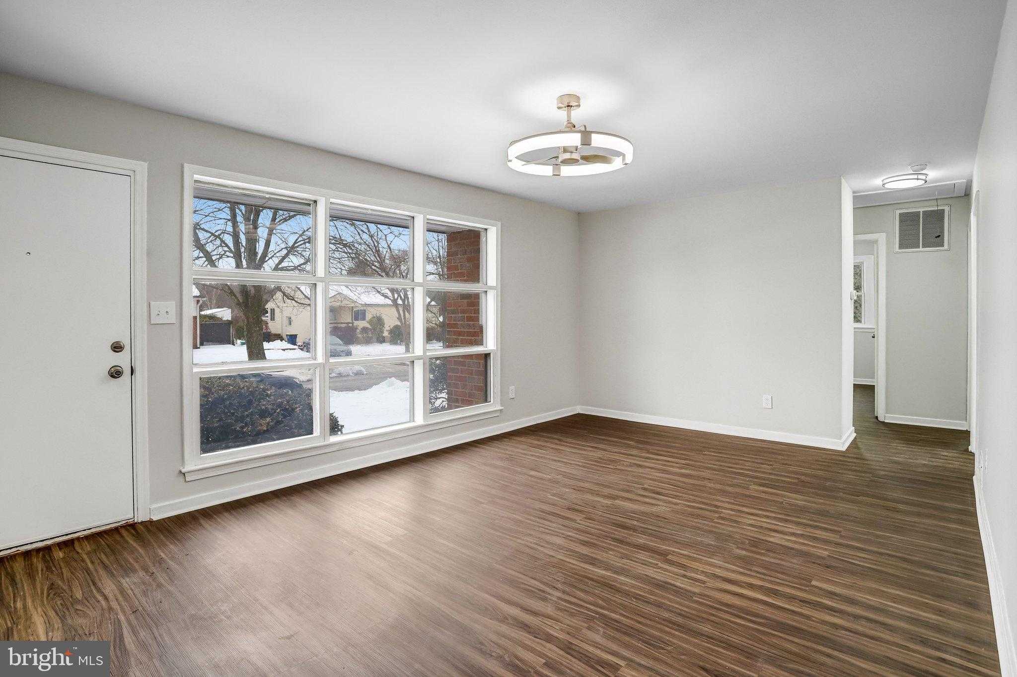 8124 Gavin St photo 5