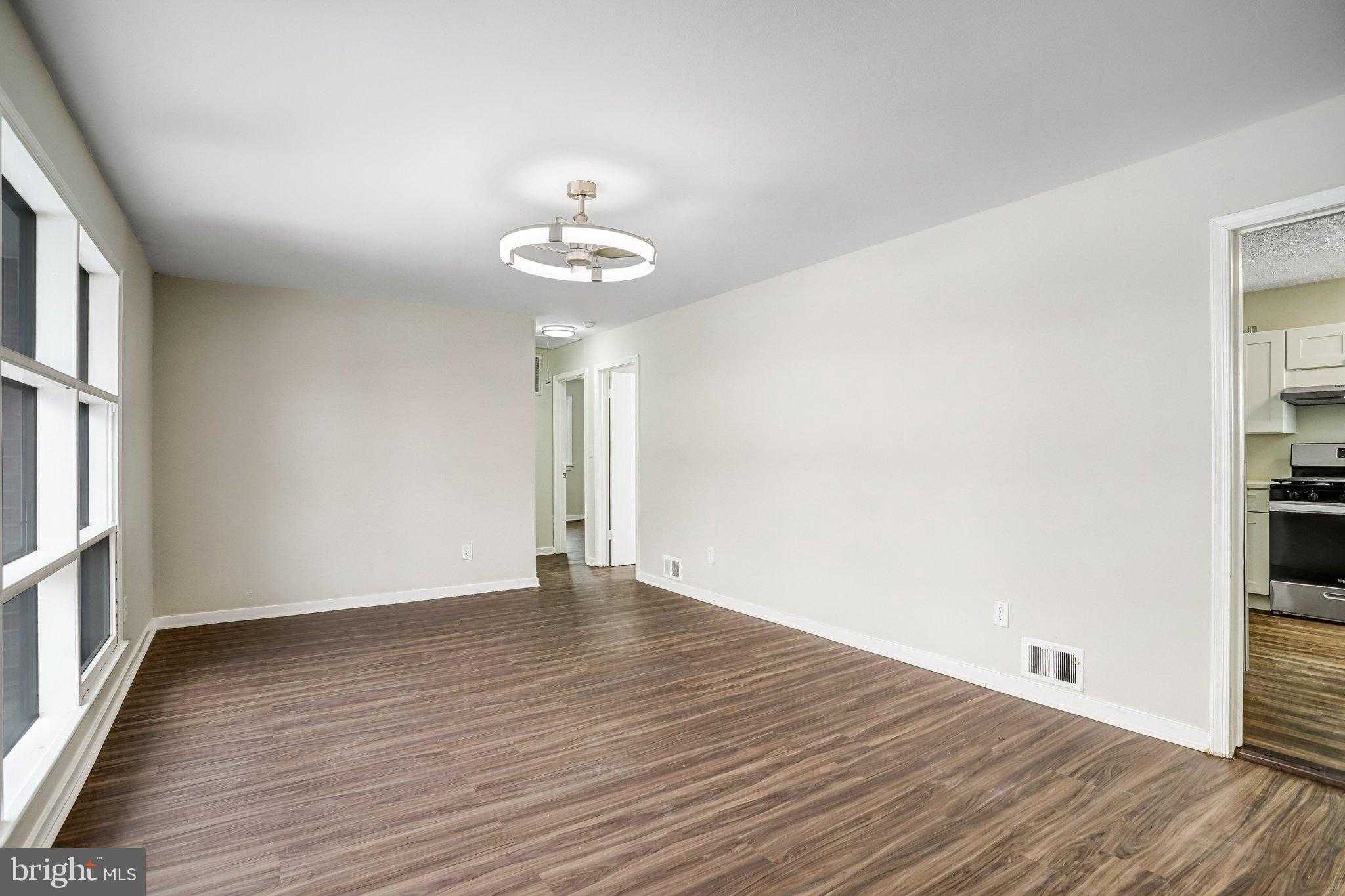 8124 Gavin St photo 6