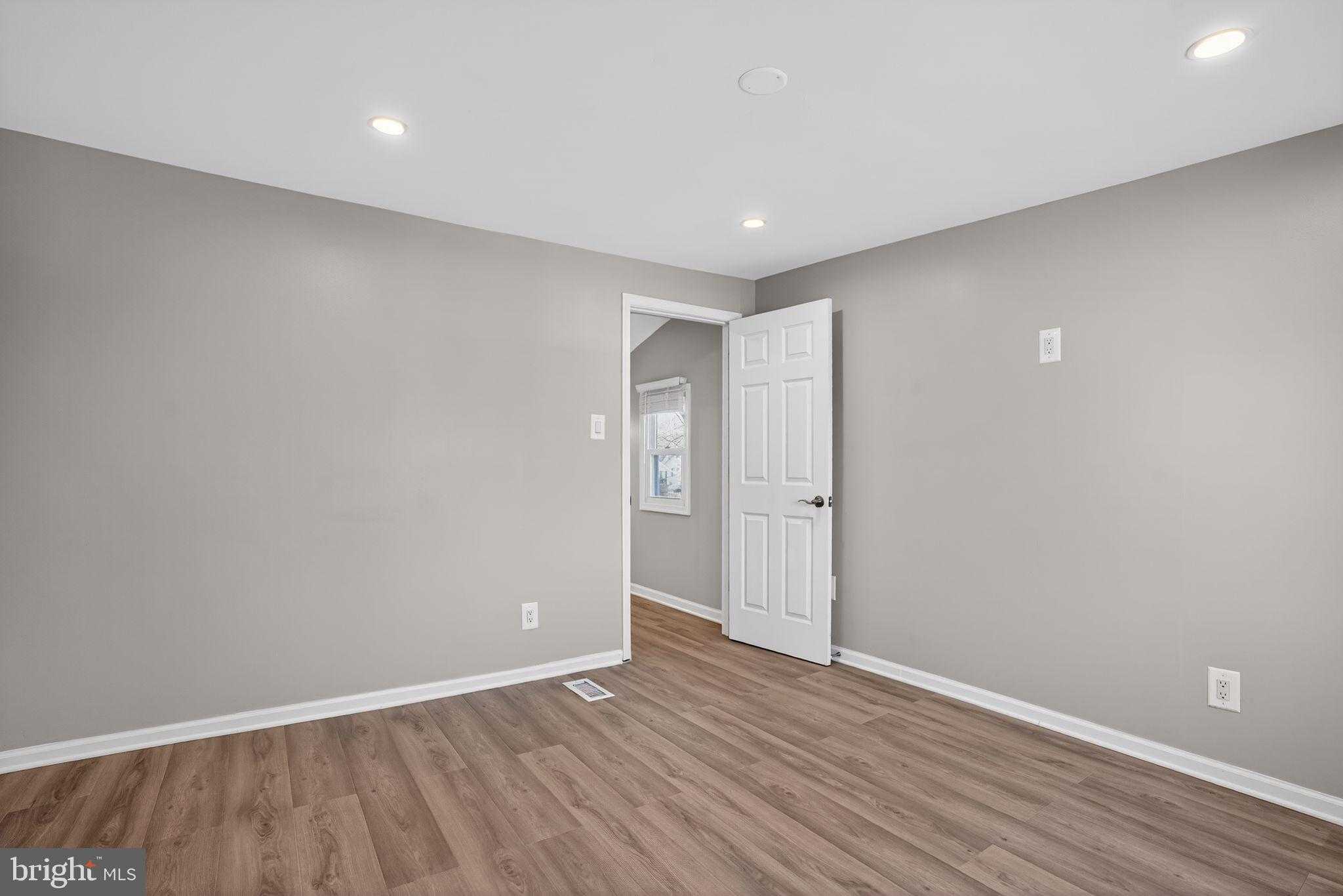 4103 Shepherd St photo 31