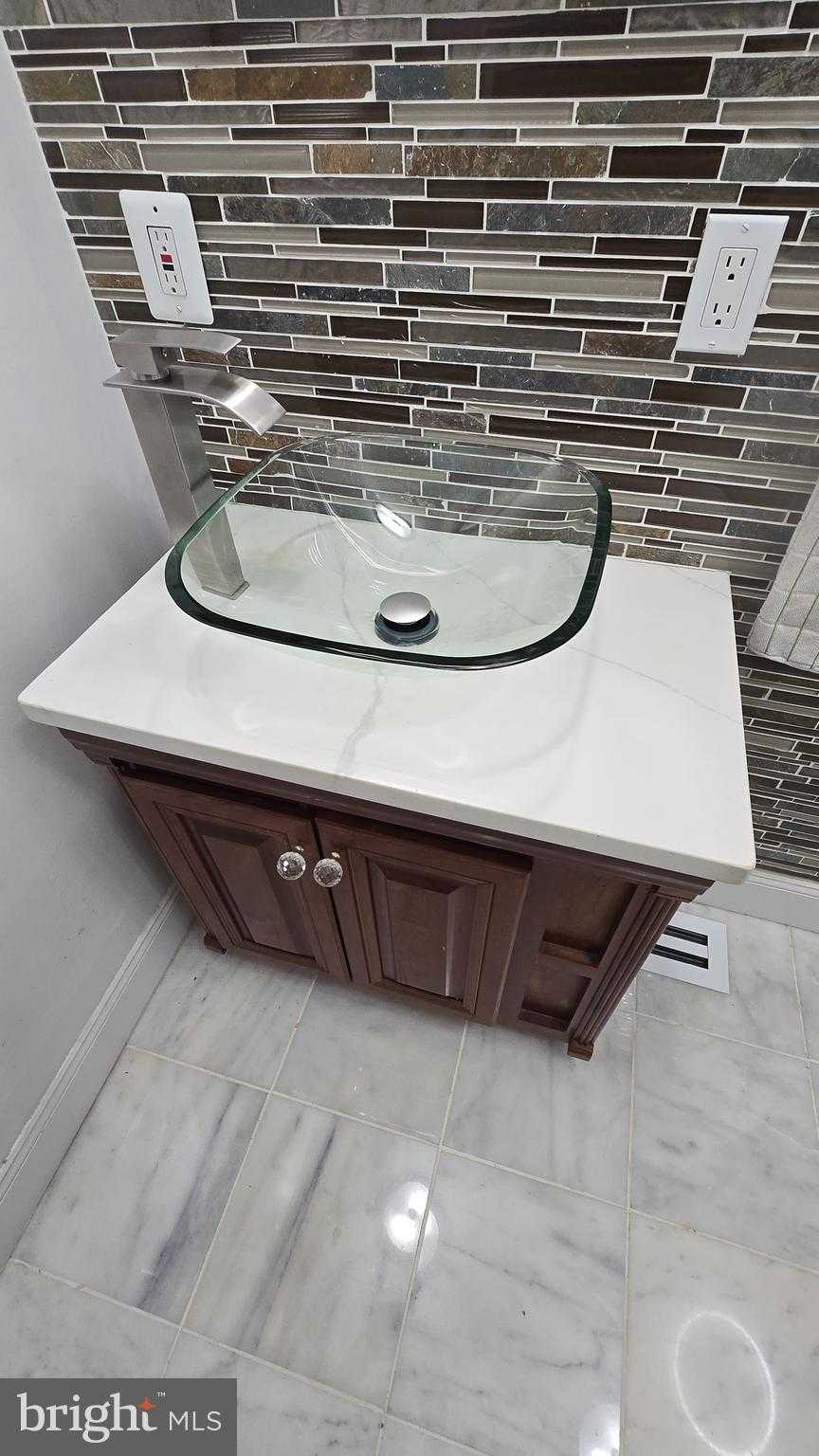 823 Woodland Ave photo 26