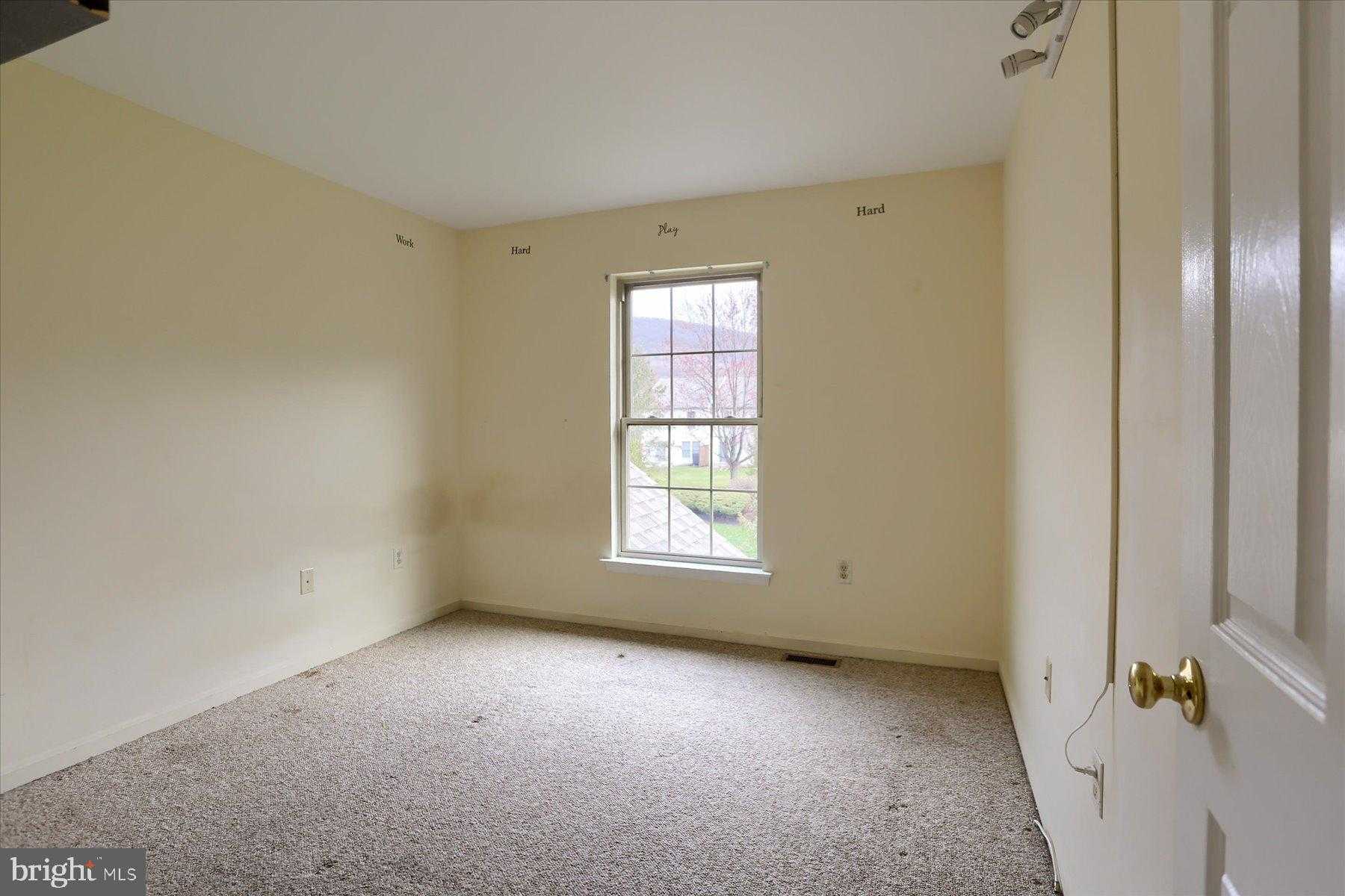 207 Saddle Ridge Dr photo 24