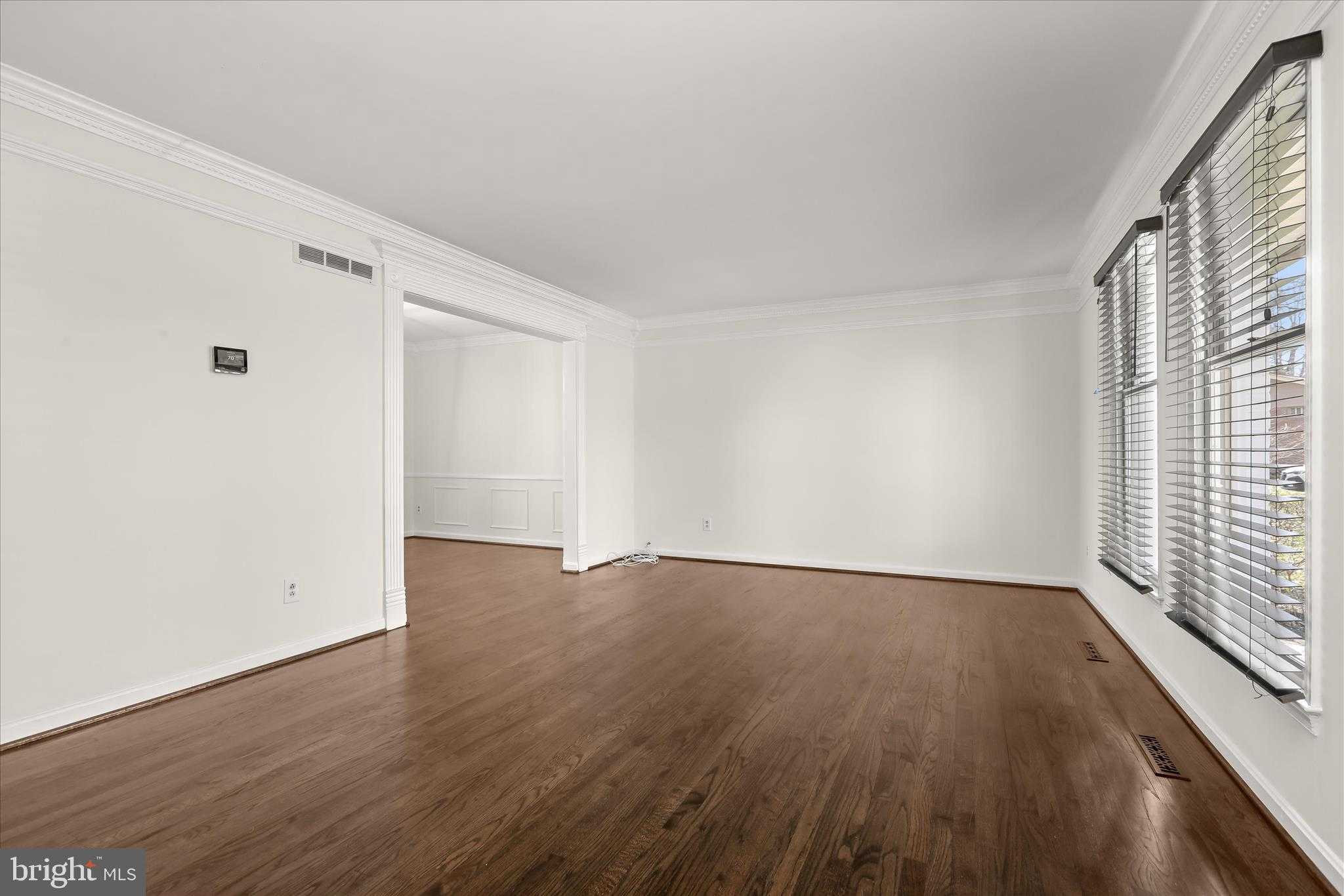 9035 Overhill Dr photo 8