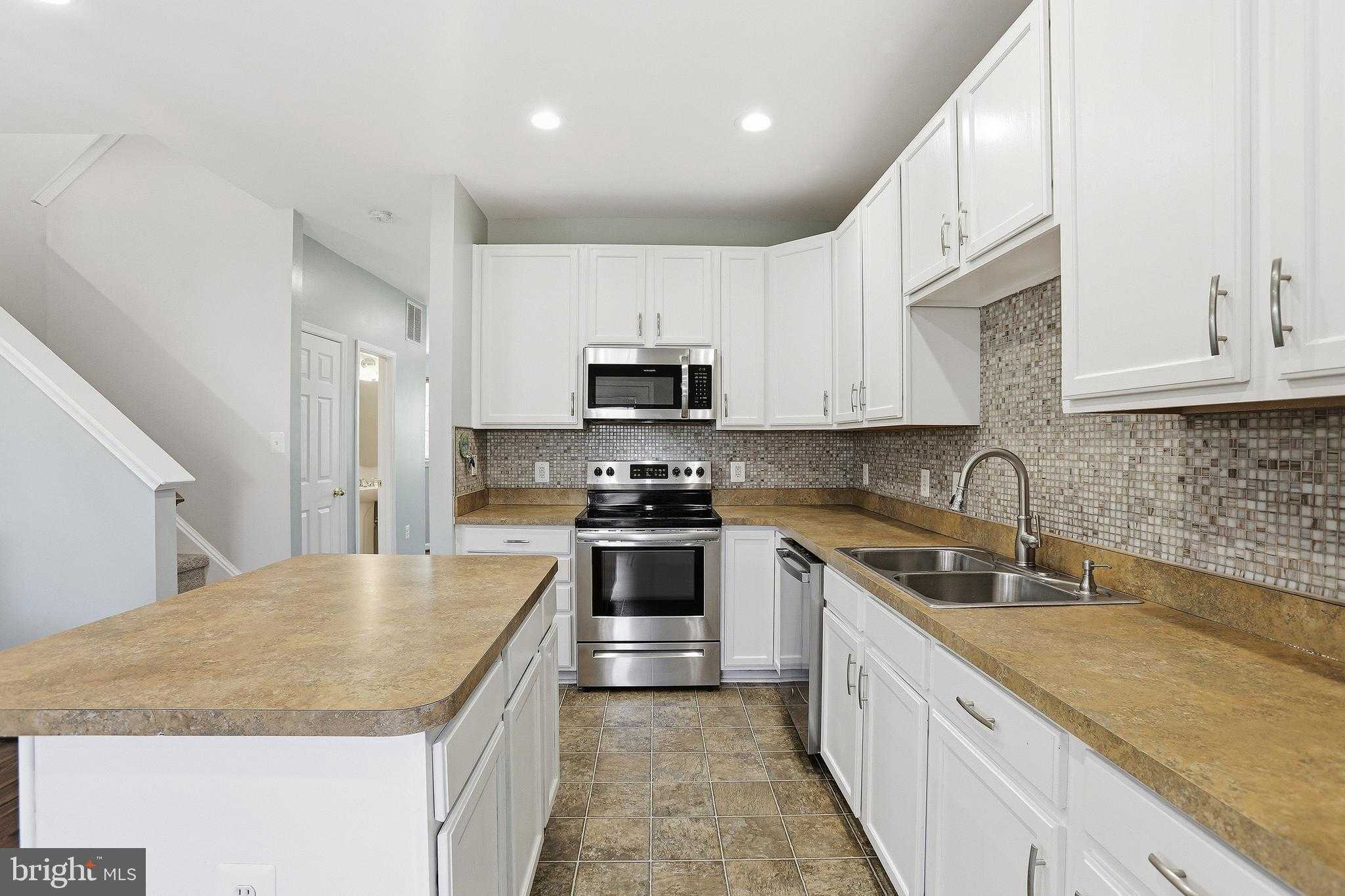 1107 Hampton St photo 18