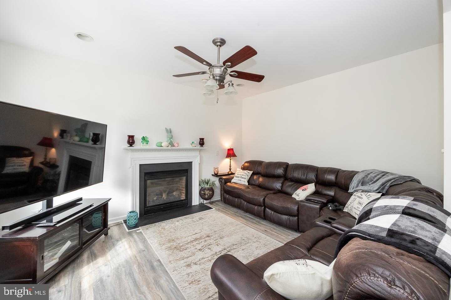 310 8th Ave photo 10