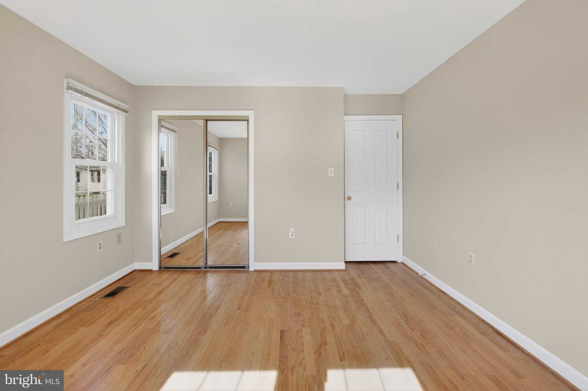 825 Dunbrooke CT photo 18