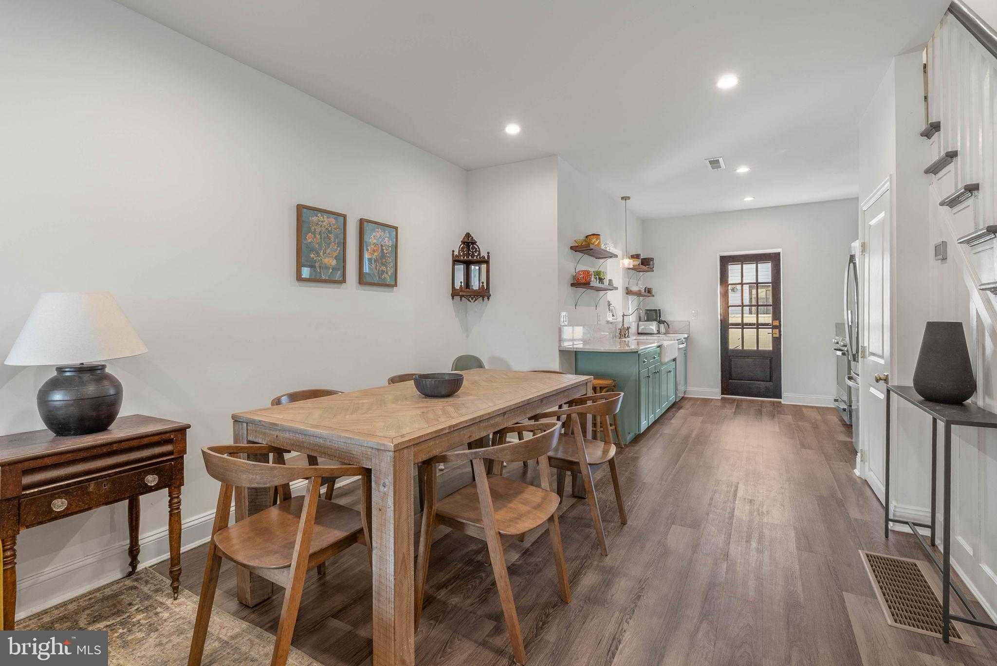 334 Greenwich St photo 8