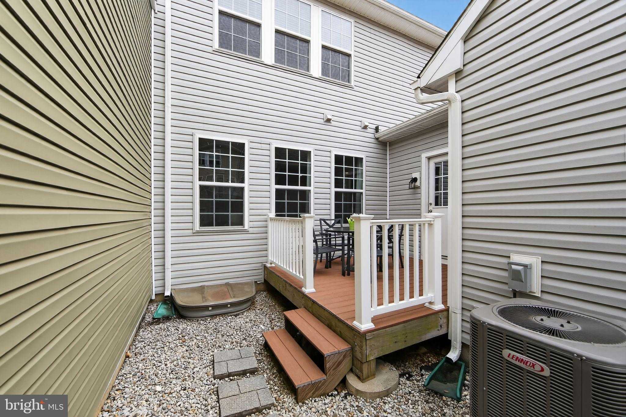 302 Stafford CT photo 40