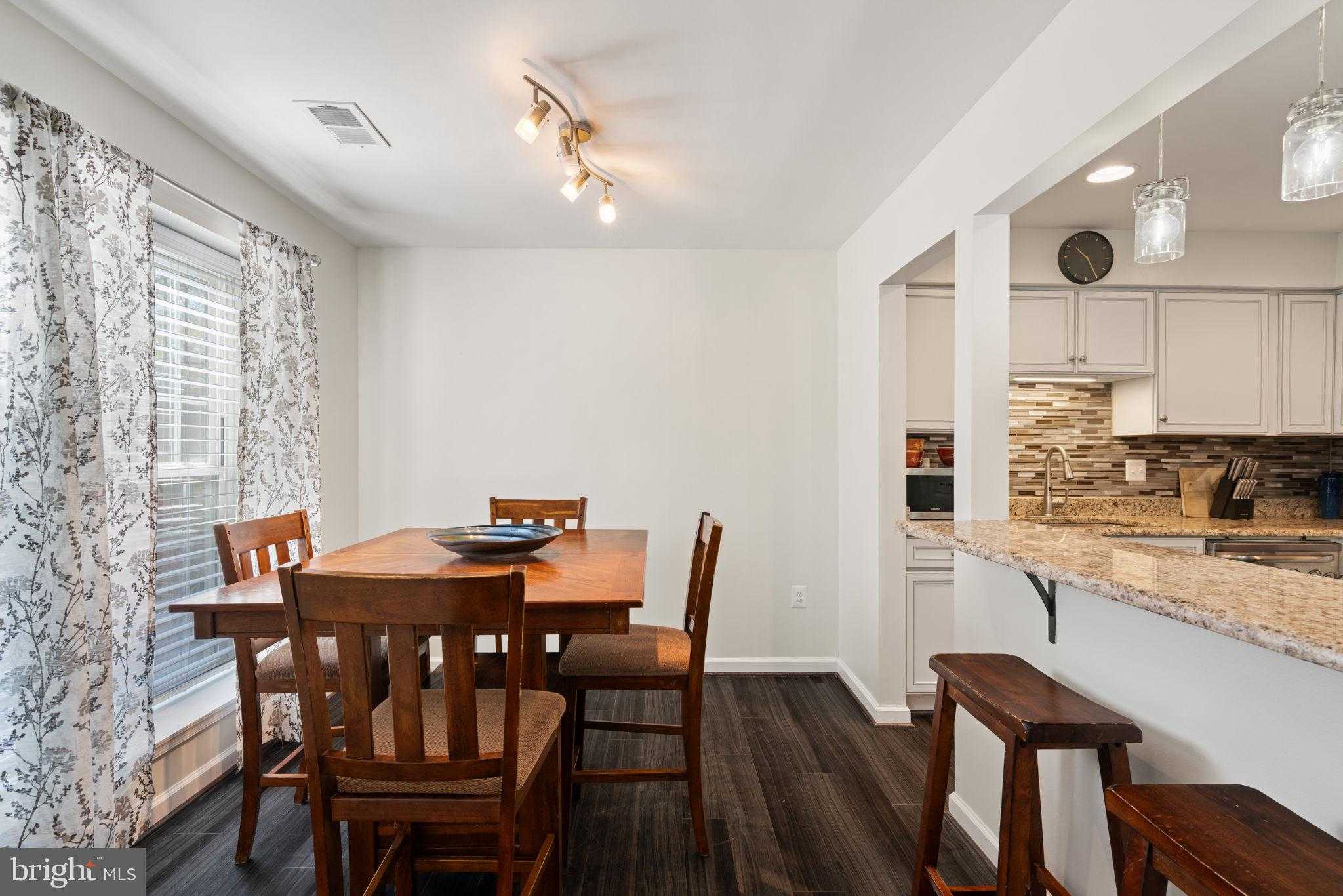 2823 Madeira CT photo 11