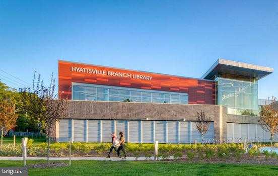 3911 Commander Dr photo 36