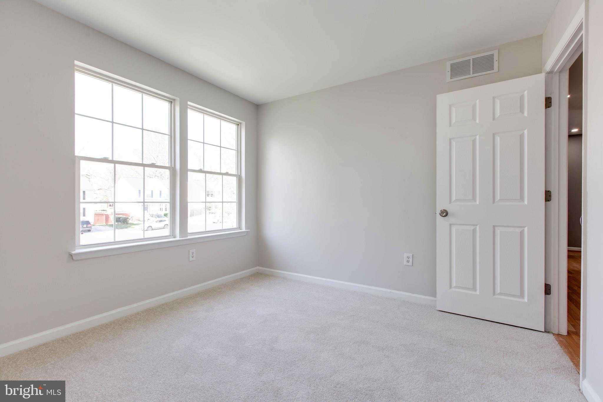 708 Lenstrom Friend CT photo 30