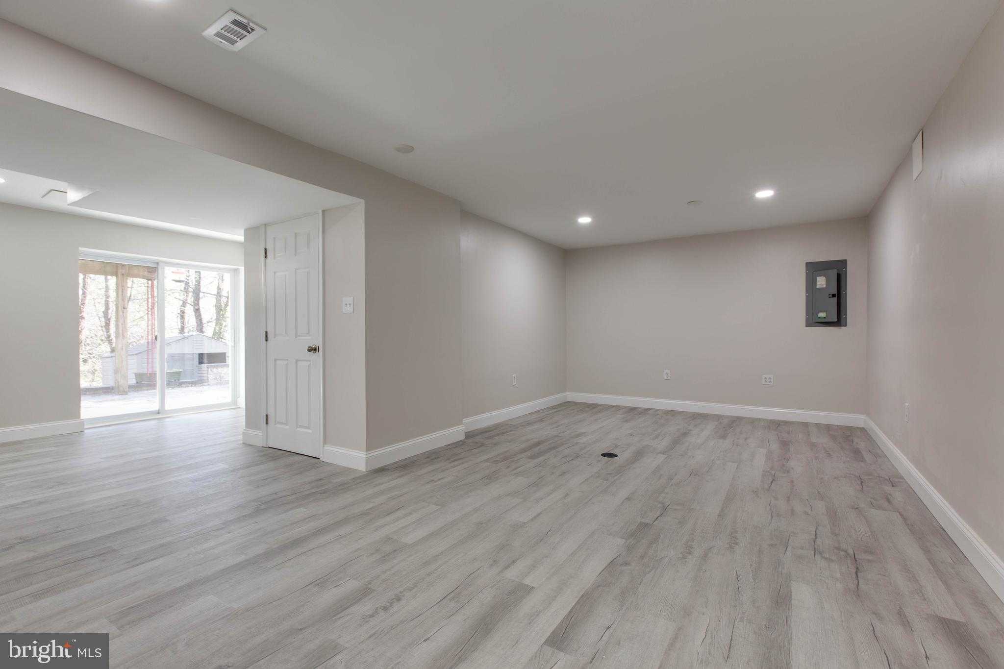 708 Lenstrom Friend CT photo 36