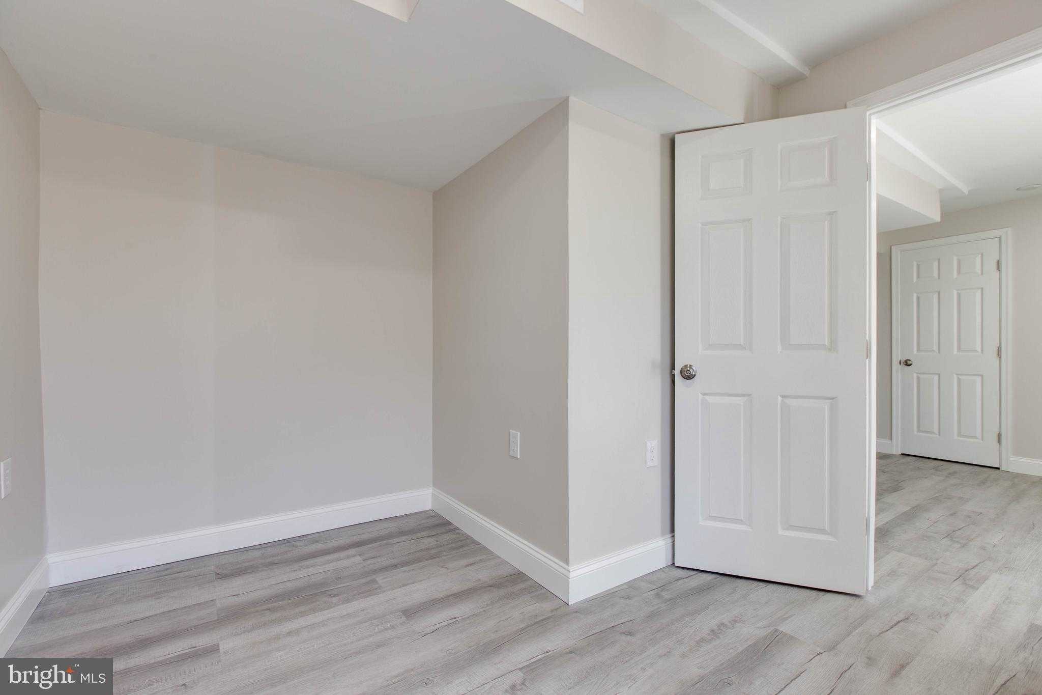 708 Lenstrom Friend CT photo 45